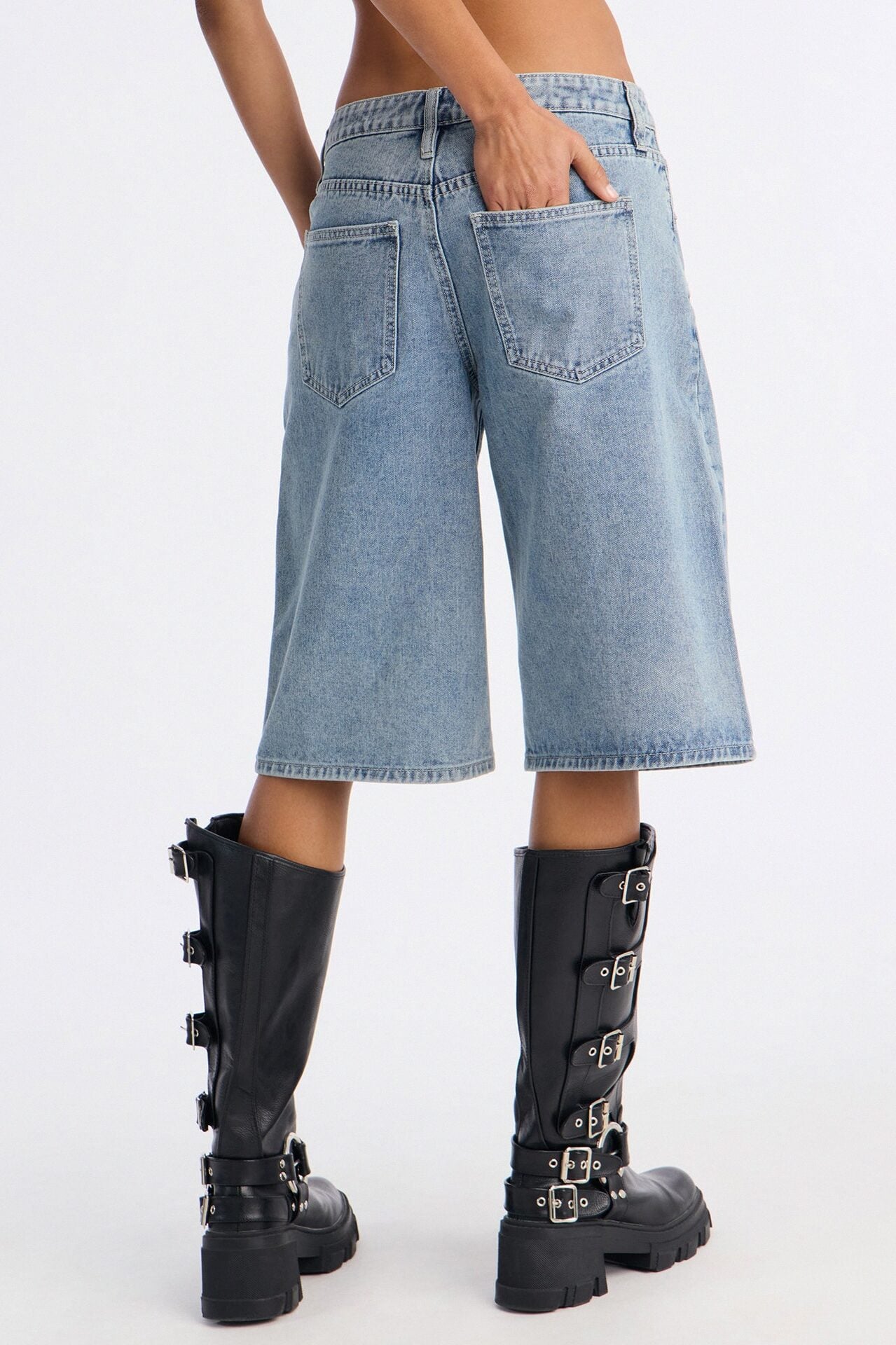 Throwing You Off Grommet Denim Jorts - Medium Wash image 3