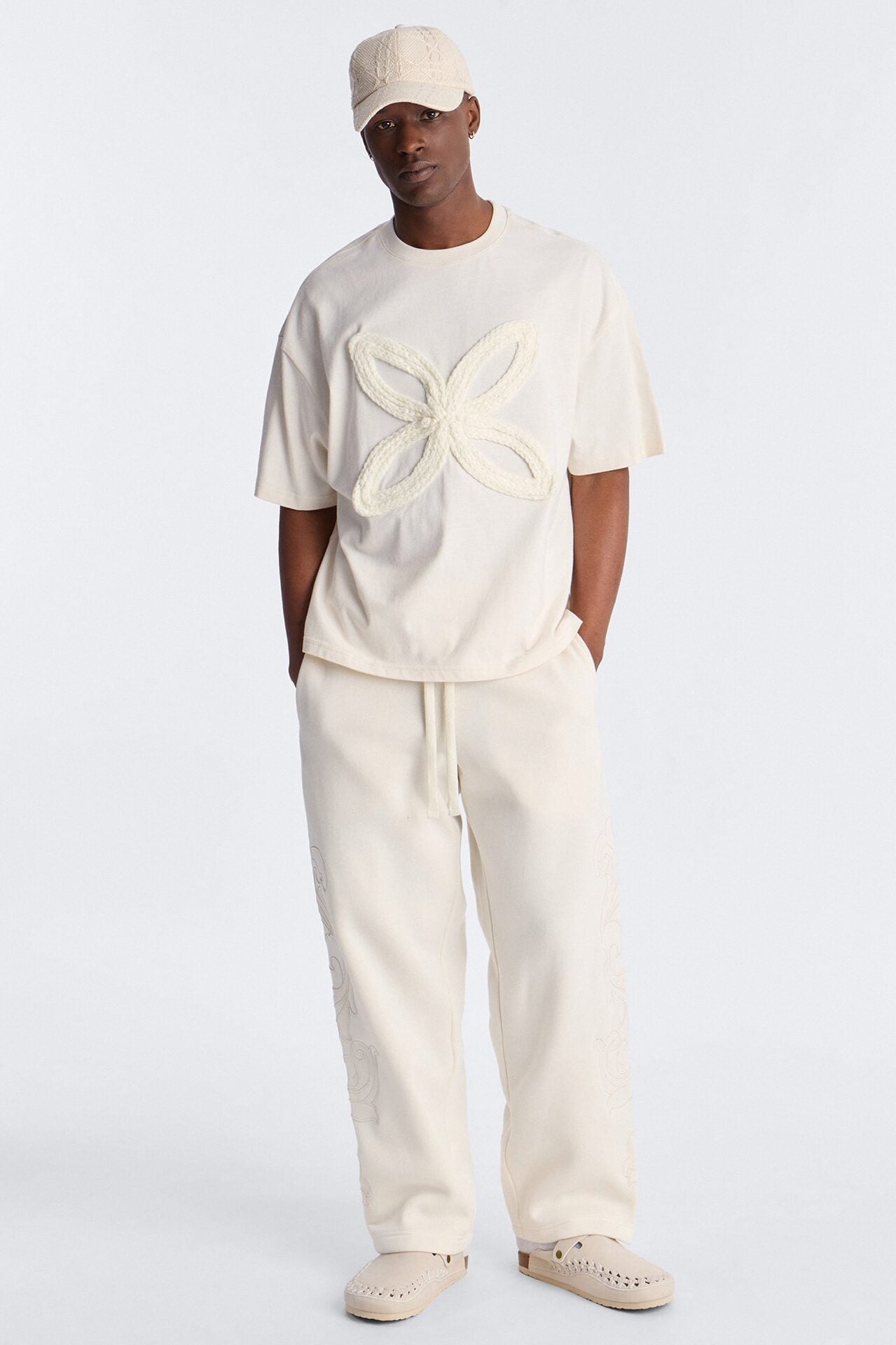 Embroidery Fleur Straight Sweatpants - Cream image 2