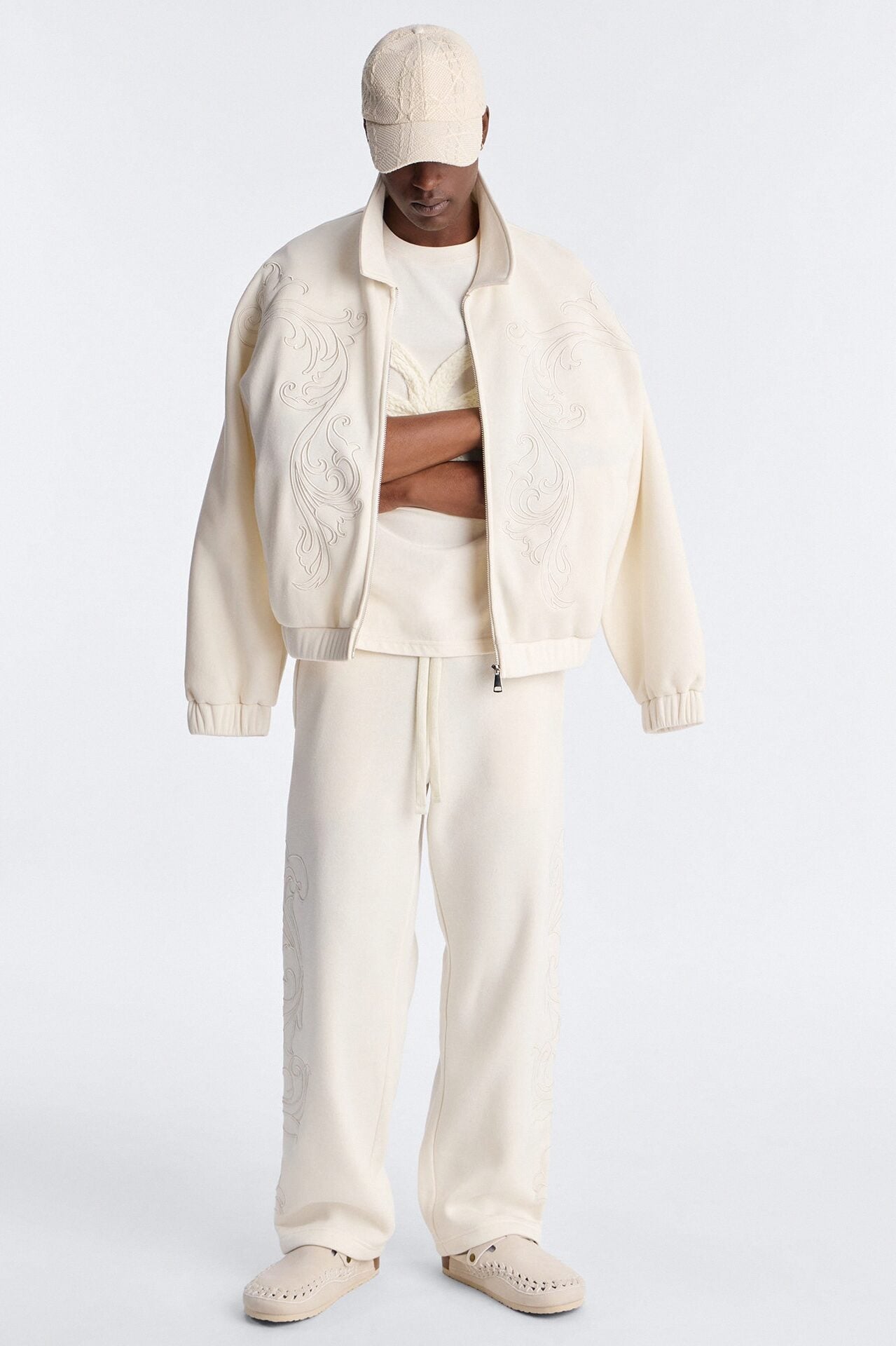 Embroidery Fleur Oversized Cropped Fleece Jacket - Cream image 2