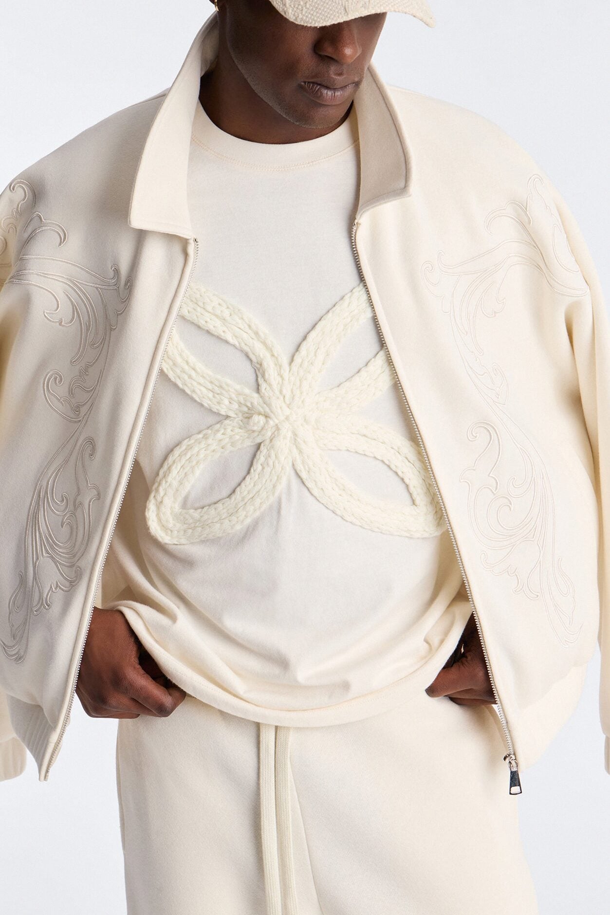 Embroidery Fleur Oversized Cropped Fleece Jacket - Cream image 3