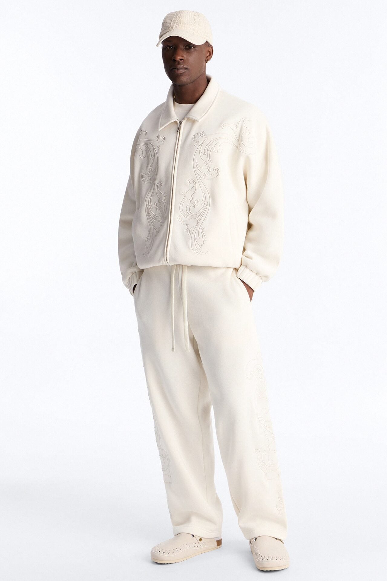 Embroidery Fleur Oversized Cropped Fleece Jacket - Cream image 4