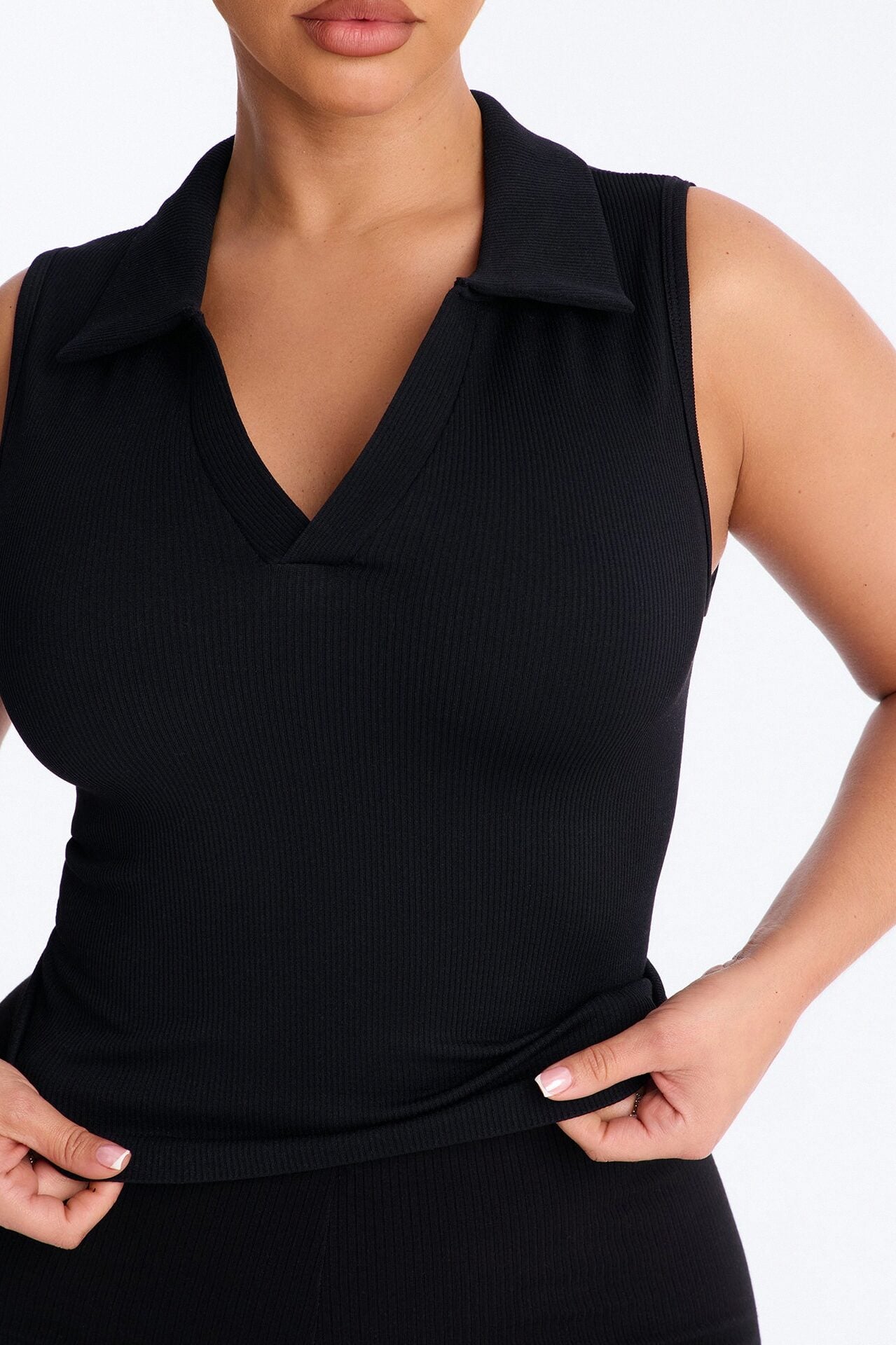 Lyra Seamless Rib Basic Sleeveless Collared Top - Black image 3