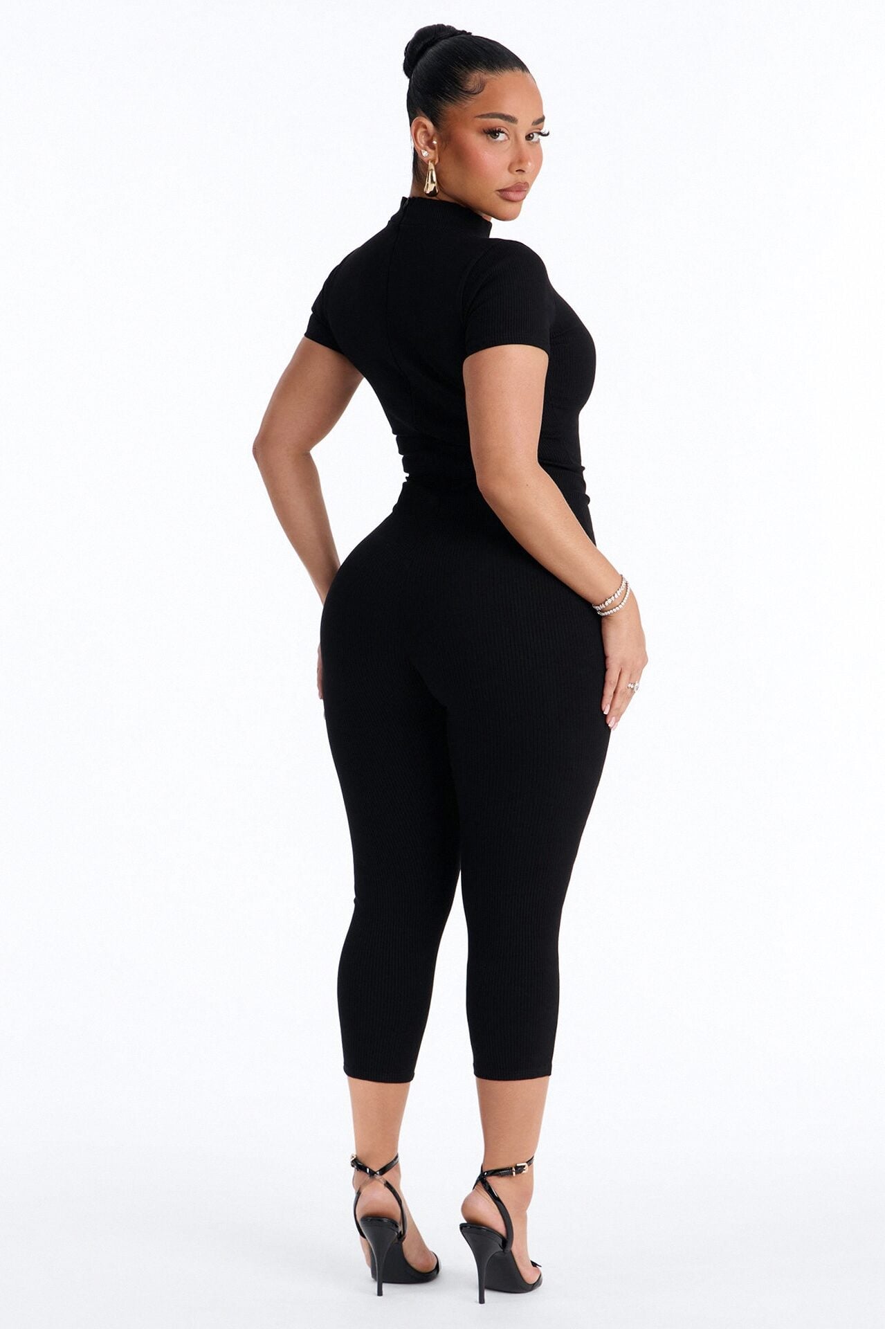 Maribel Short Sleeve Capri Jumpsuit - Black image 4