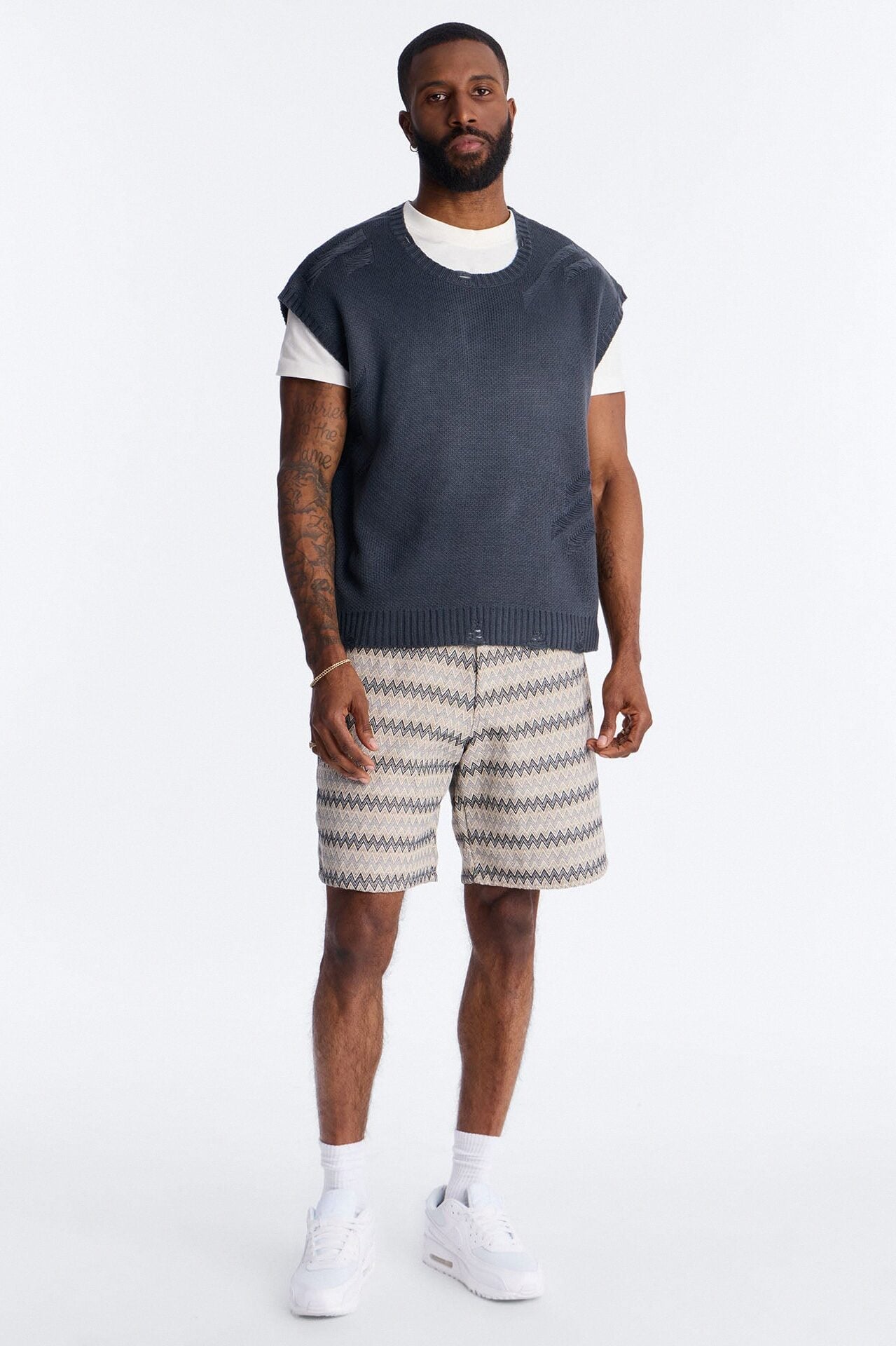 Shredline Desgastado Frayed Sweater Vest - Olive image 2