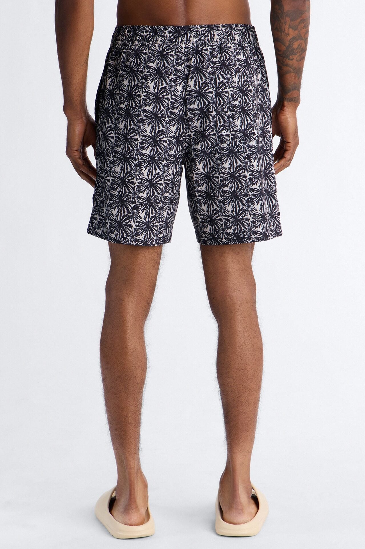 Abstract Savanna Floral Swim Trunk 7″ - Sand image 4