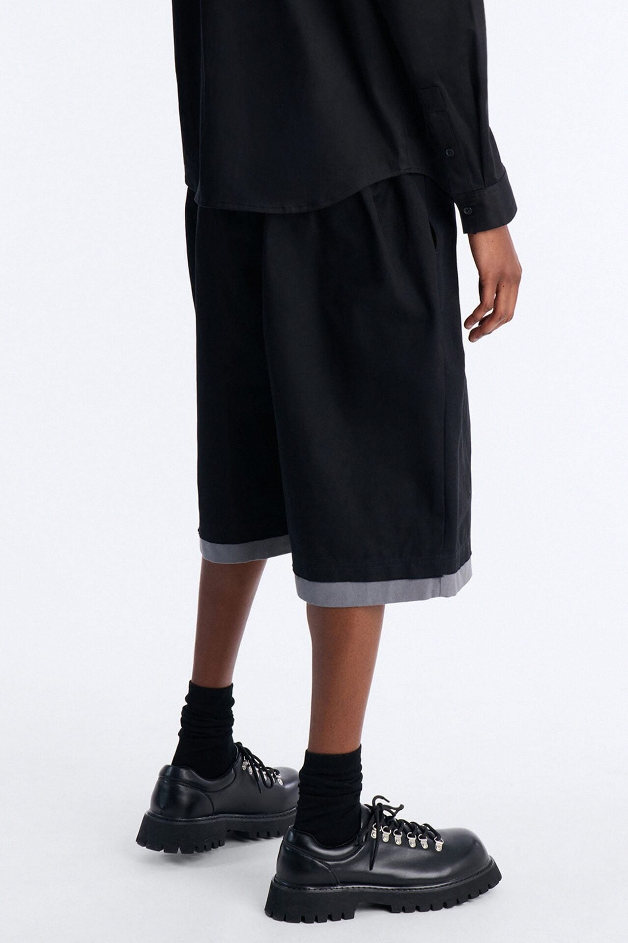 Baggy Pleated Milano Short - Black image 4