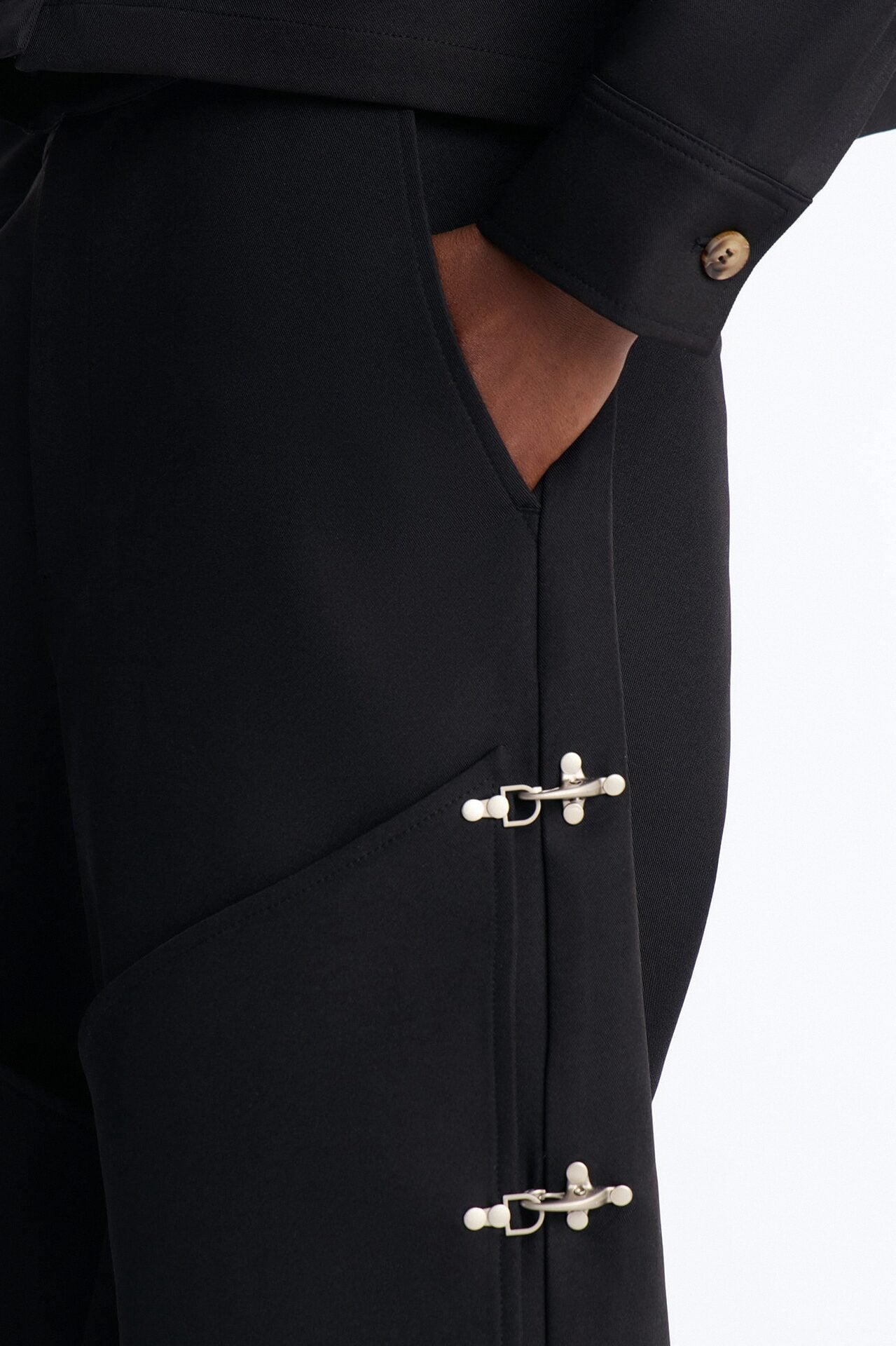 Baggy Vie Clasp Short - Black image 3