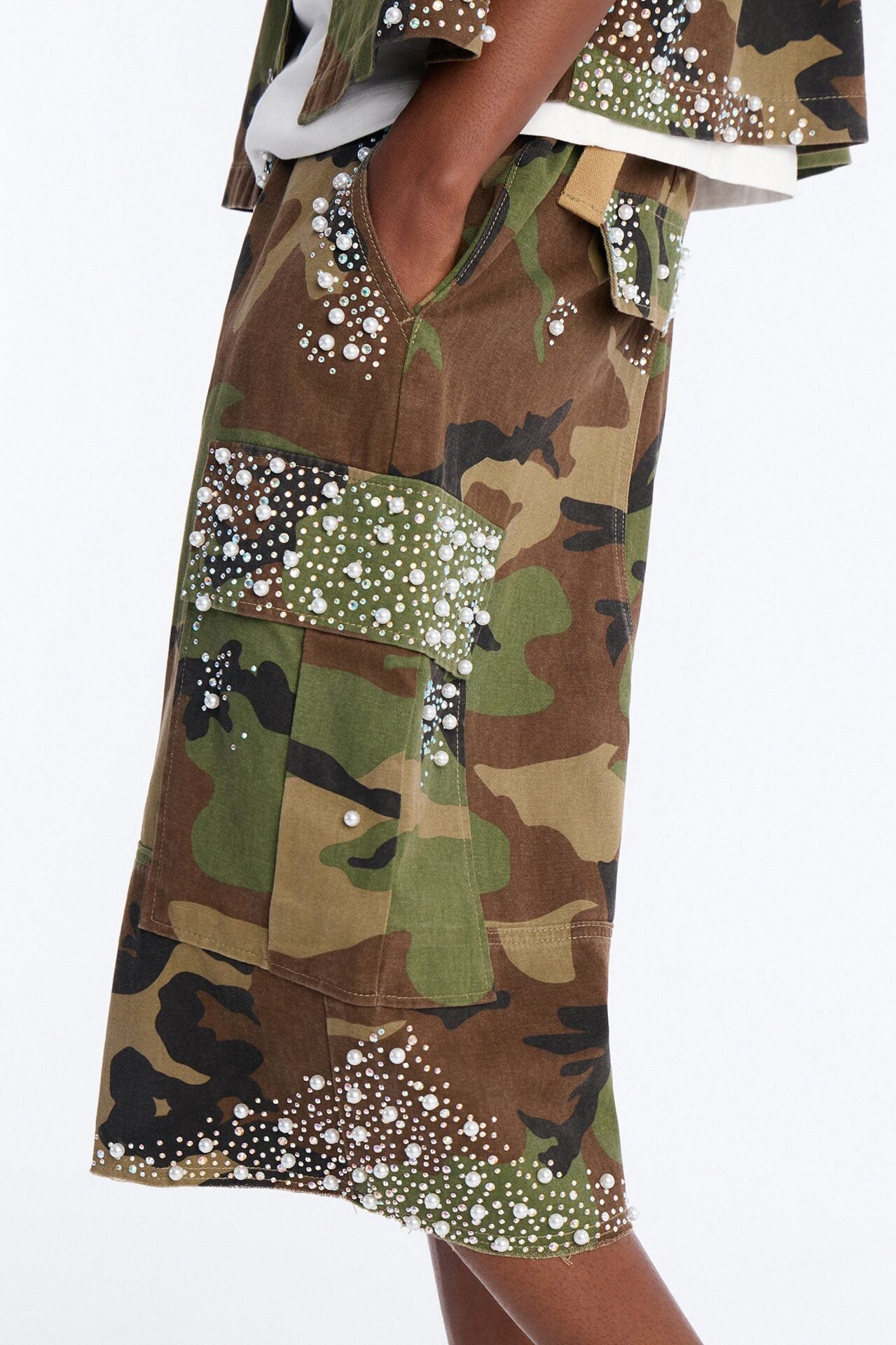 Baggy Pearl World Embellished Short - Camouflage image 3