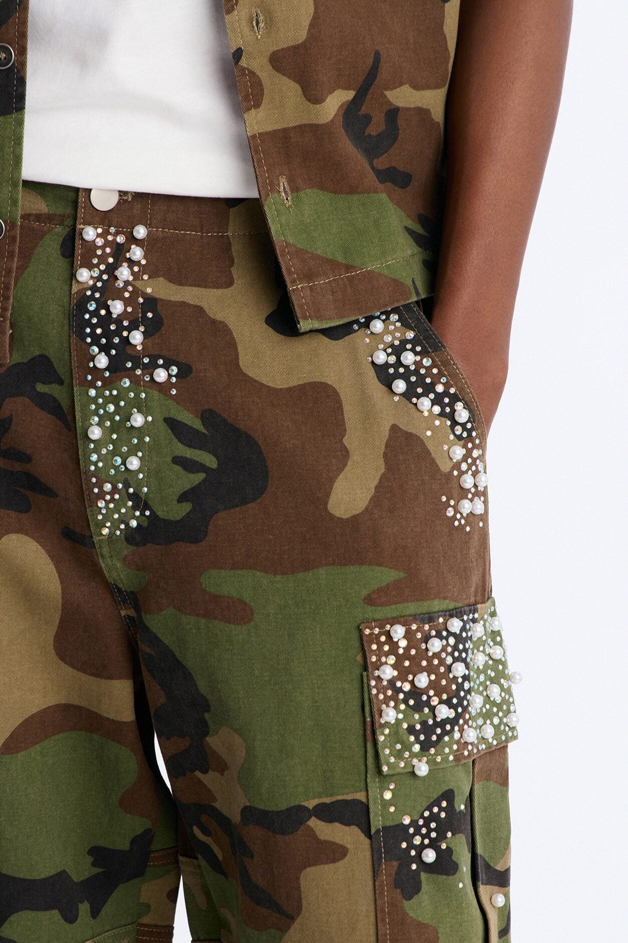 Baggy Pearl World Embellished Short - Camouflage image 2