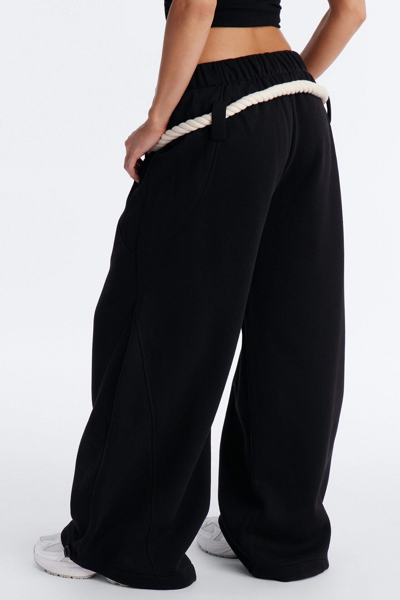 Rope Me In Baggy Barrel Sweatpants - Black image 4