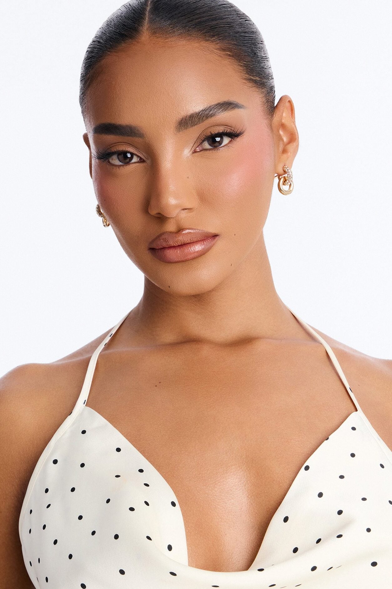 Esmeralda Huggie Hoop Earrings - Gold image 2