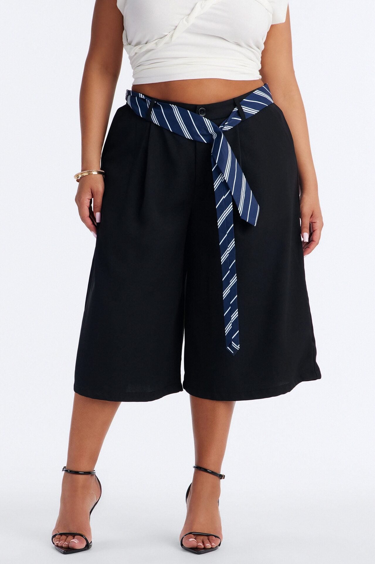 All Tied Up Trouser Bermuda Short - Black image 5