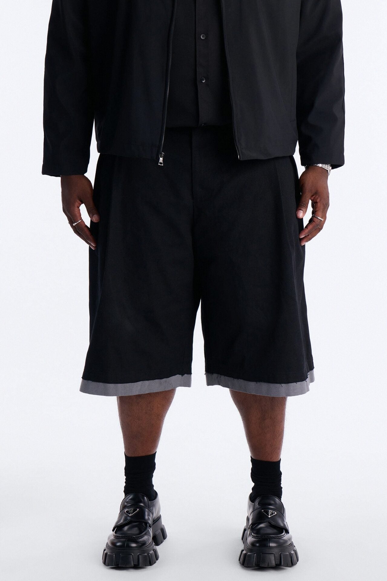 Baggy Pleated Milano Short - Black image 5