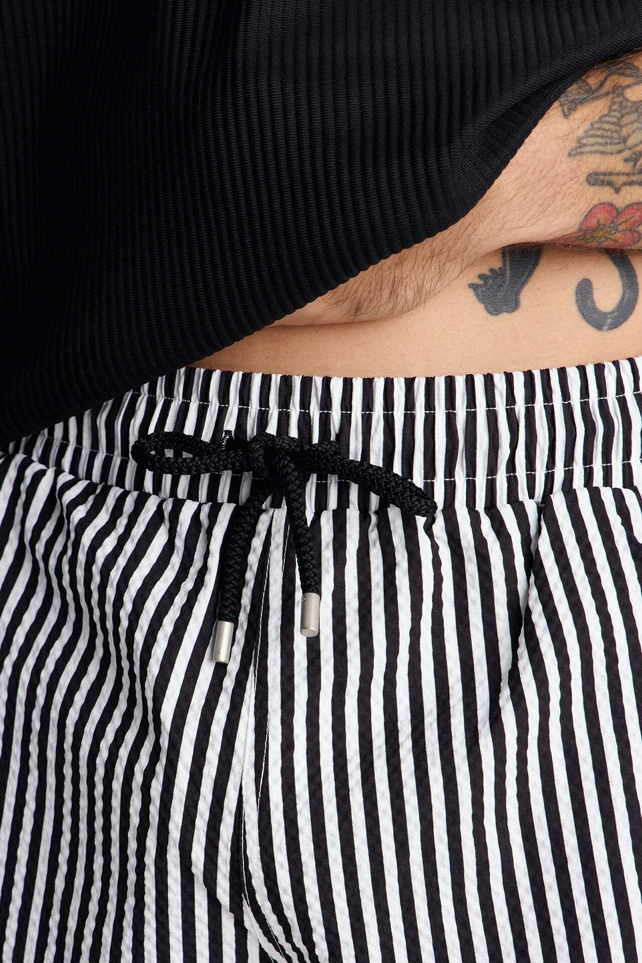 Striped Resort Seersucker Swim Trunk 6″ - Black image 3
