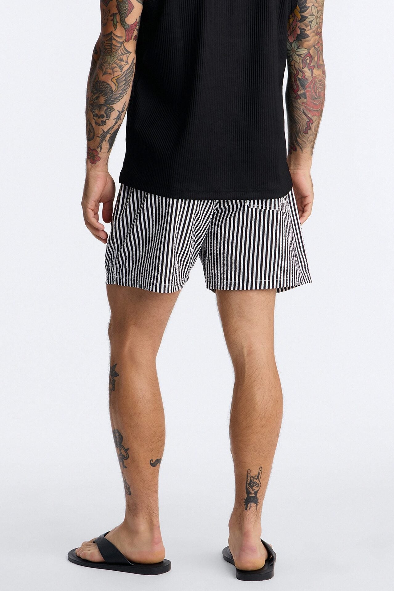 Striped Resort Seersucker Swim Trunk 6″ - Black image 4