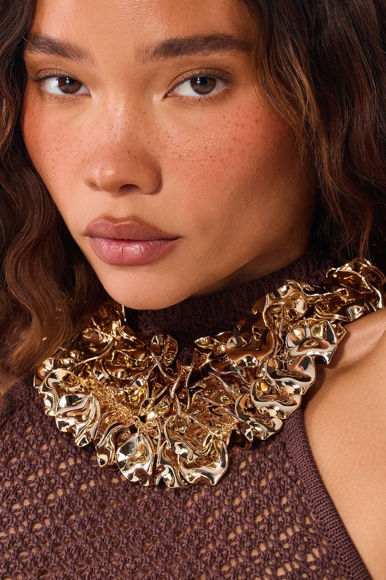 Rose Rivet Hardware Necklace - Gold image 2