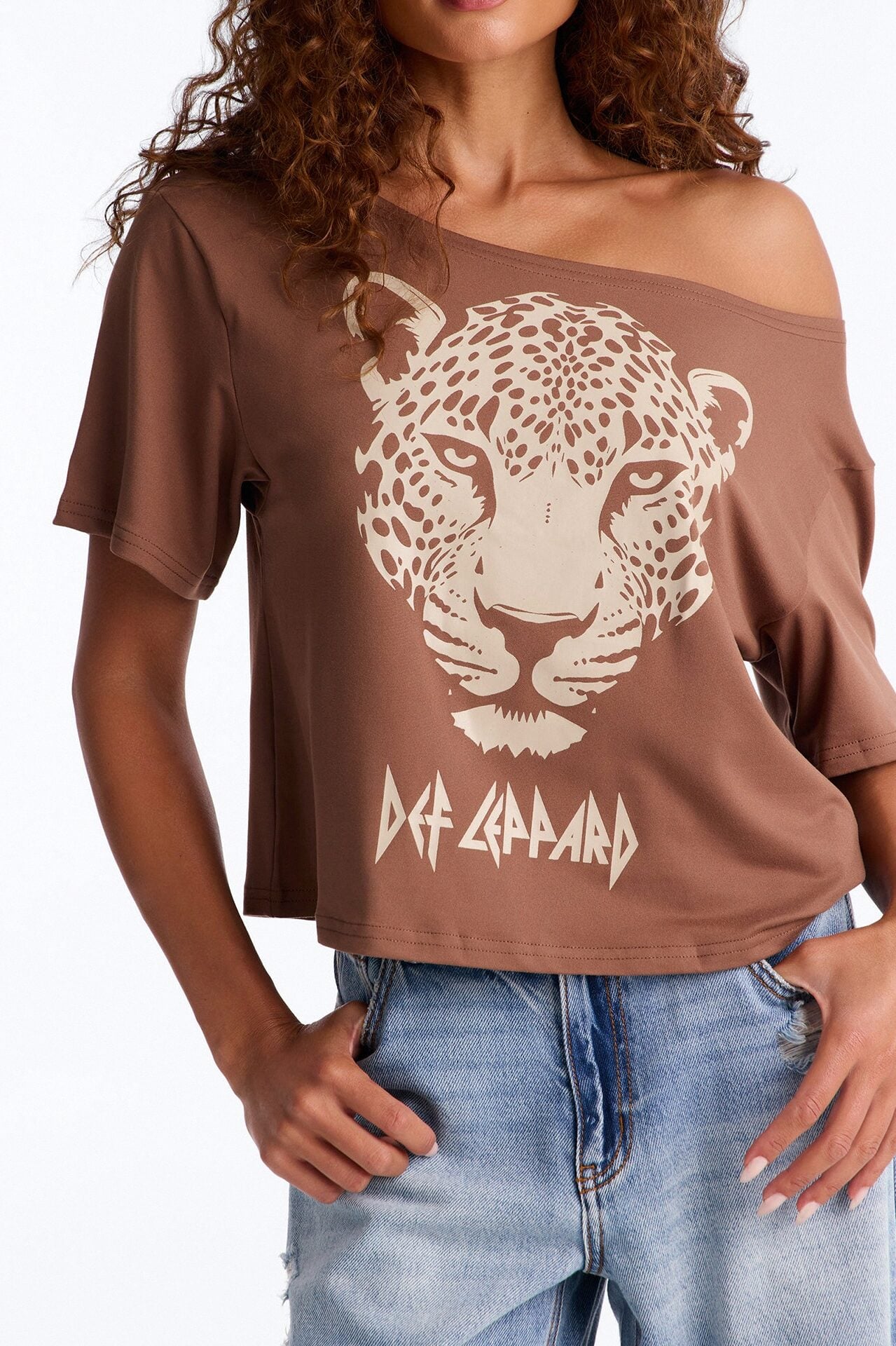 Def Leppard Lounge Off Shoulder Tee - Brown image 3
