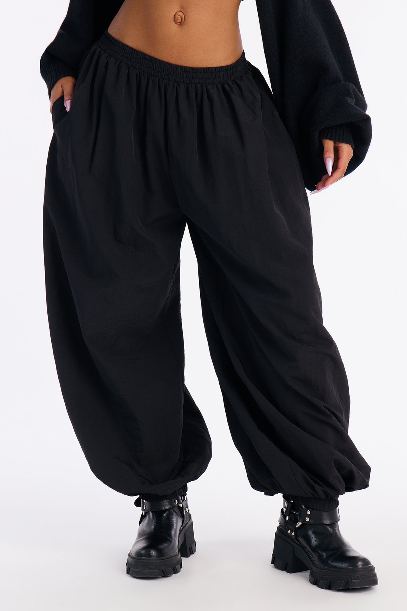 Serafina Windbreaker Low Rise Jogger Pant 28″ - Black image 7