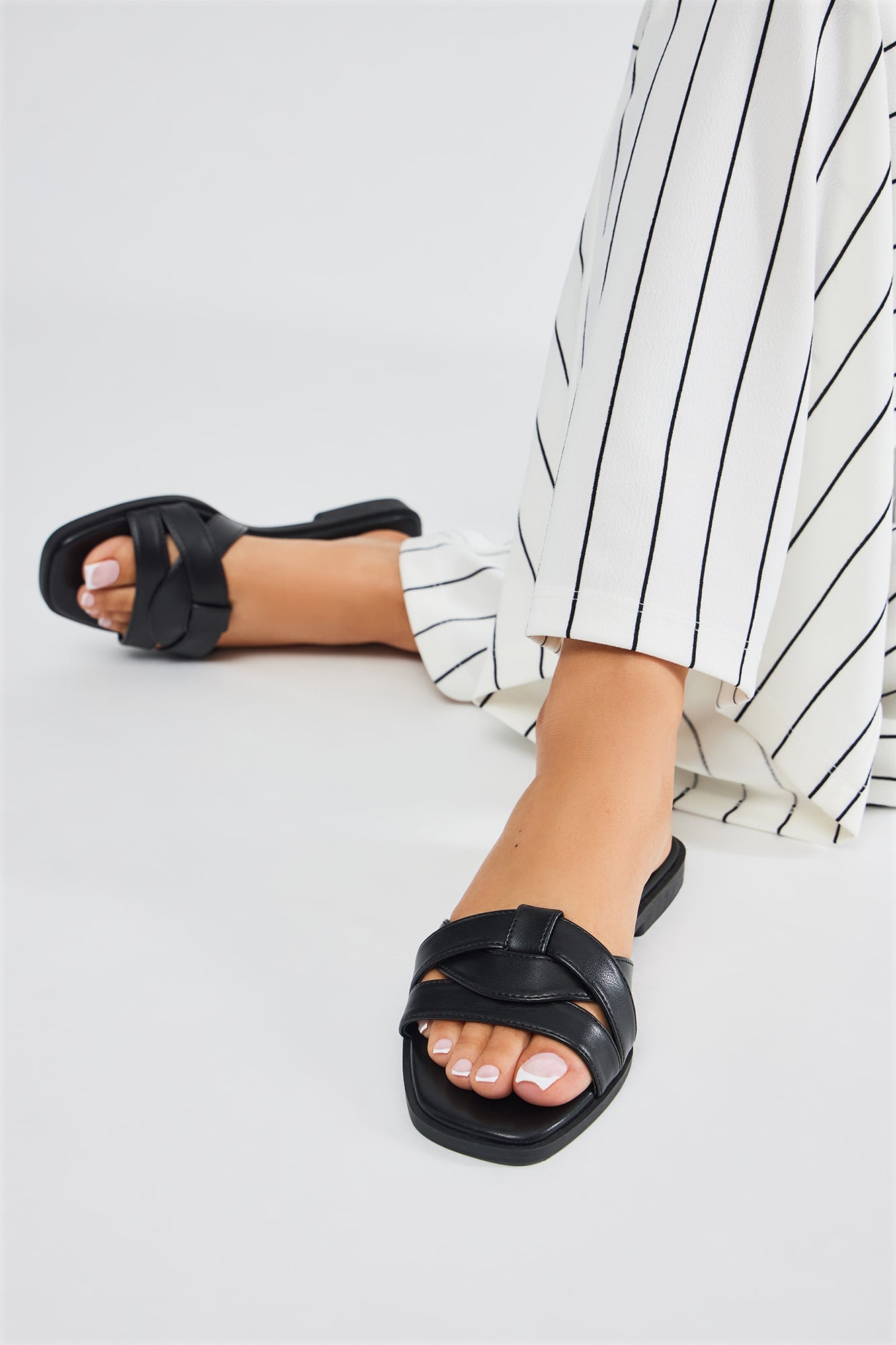 Jeanne Flat Sandals - Black image 2