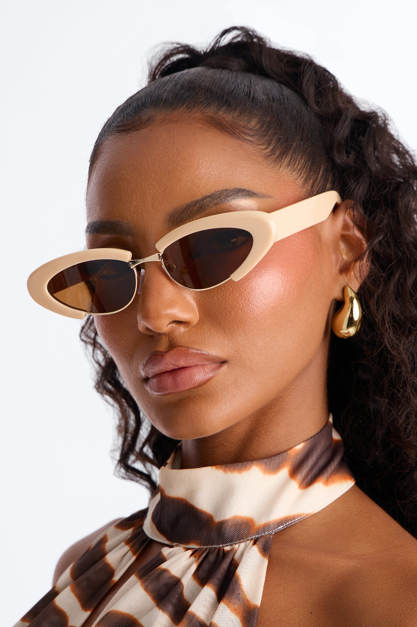 Pretty Catty Sunglasses - Nude image 2