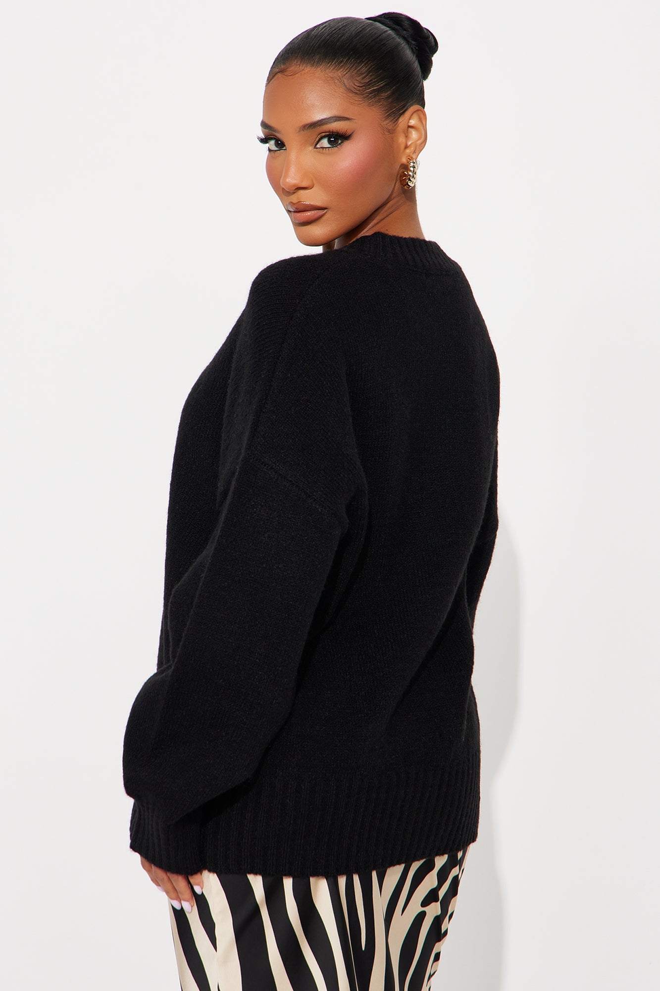 On Wednesdays Pullover Sweater - Black image 6