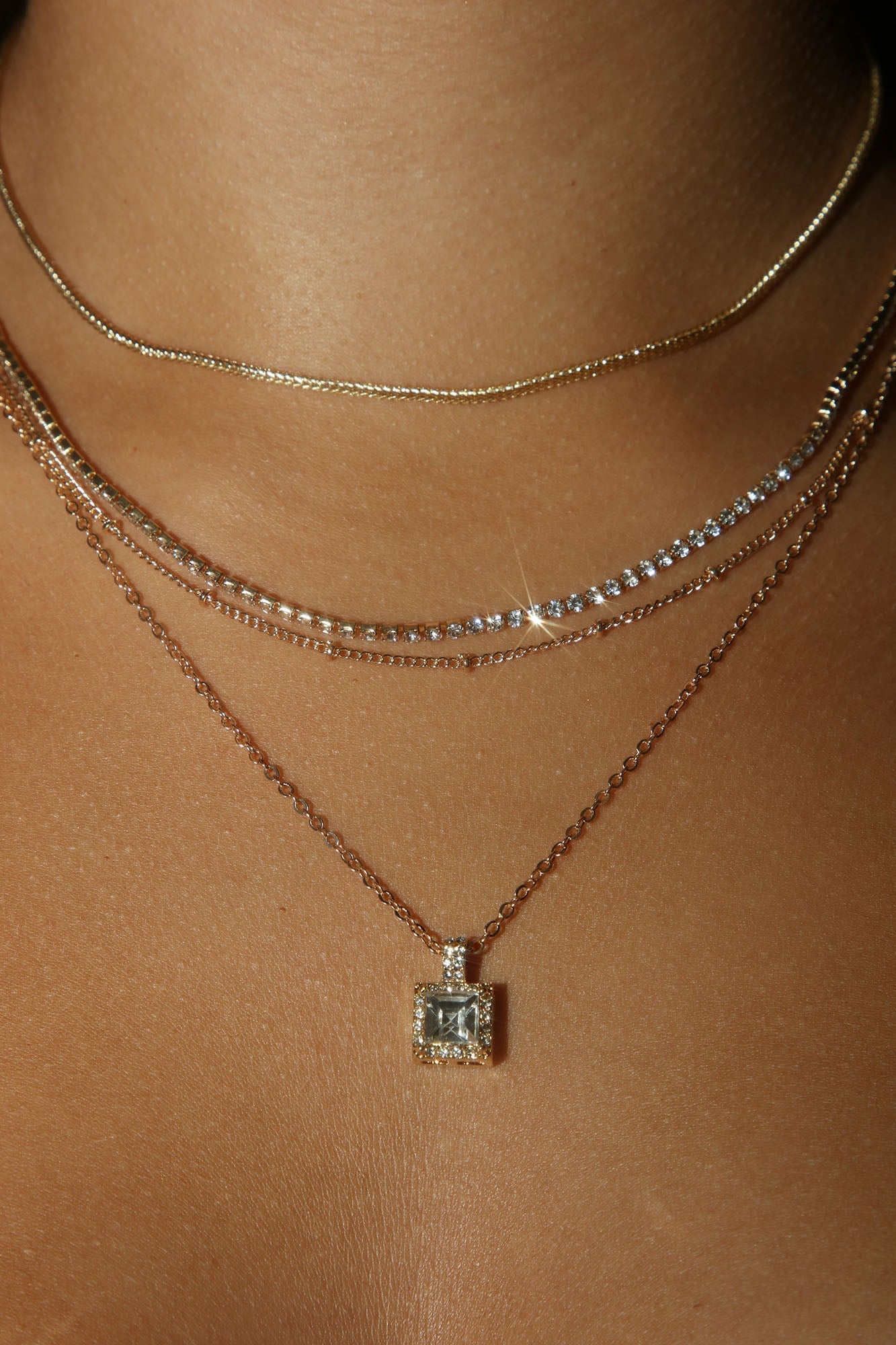 Simple Touch Layered Necklace - Gold image 2