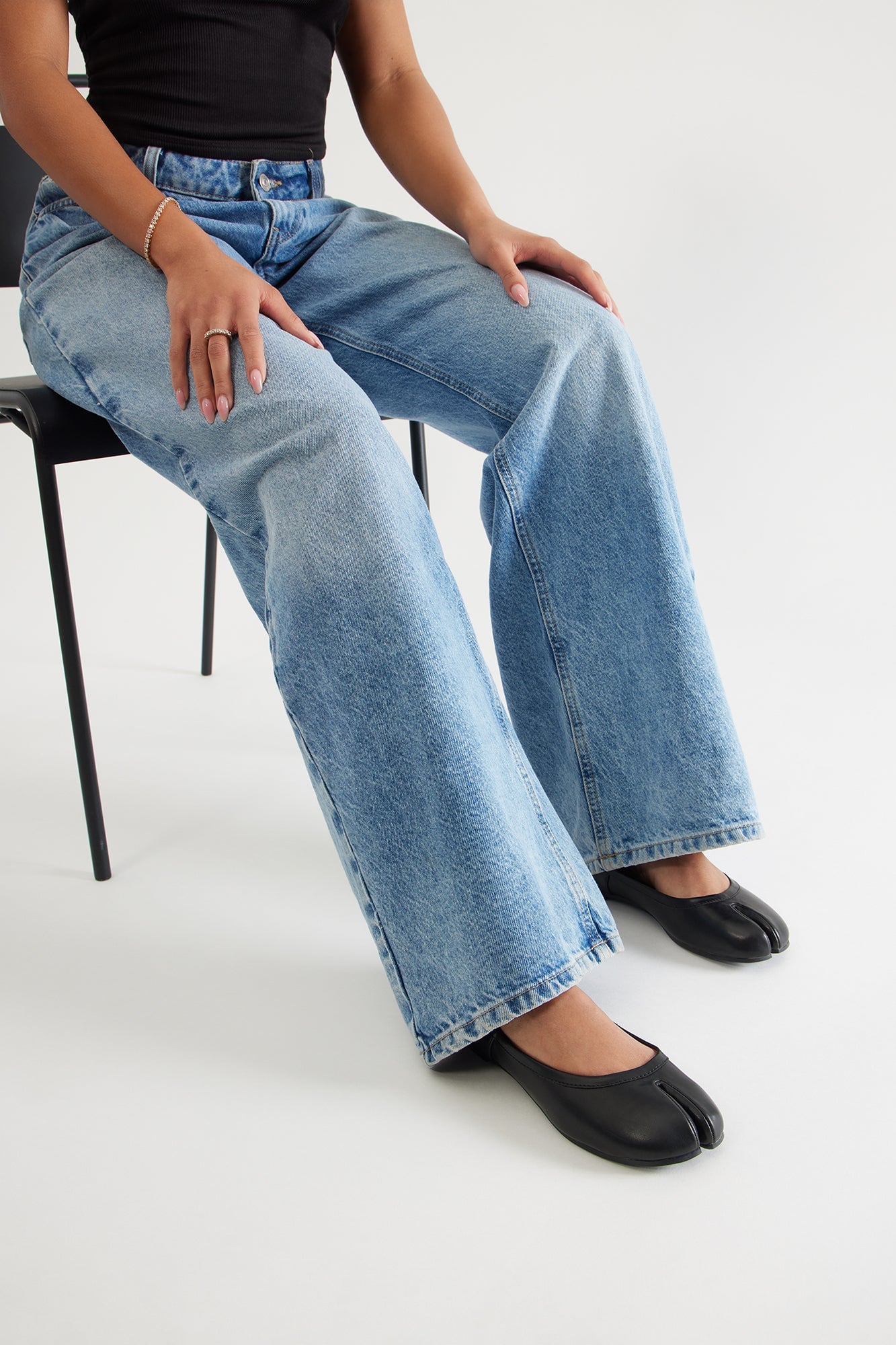 Merlin Tabi Flats - Black image 4
