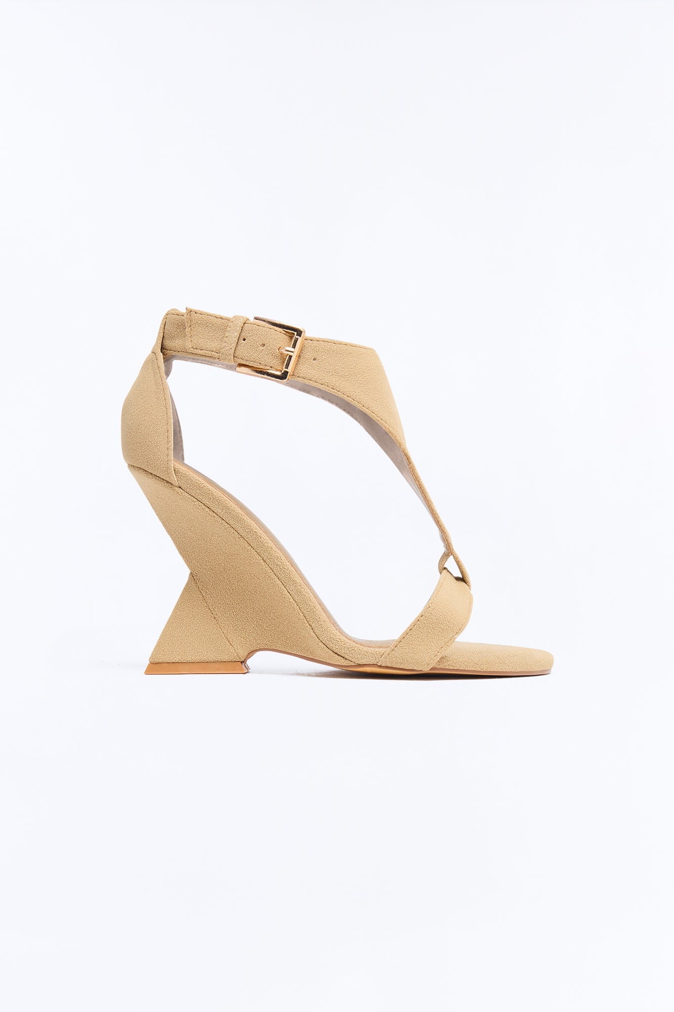Middle Ground Novelty Wedges - Sand image 3
