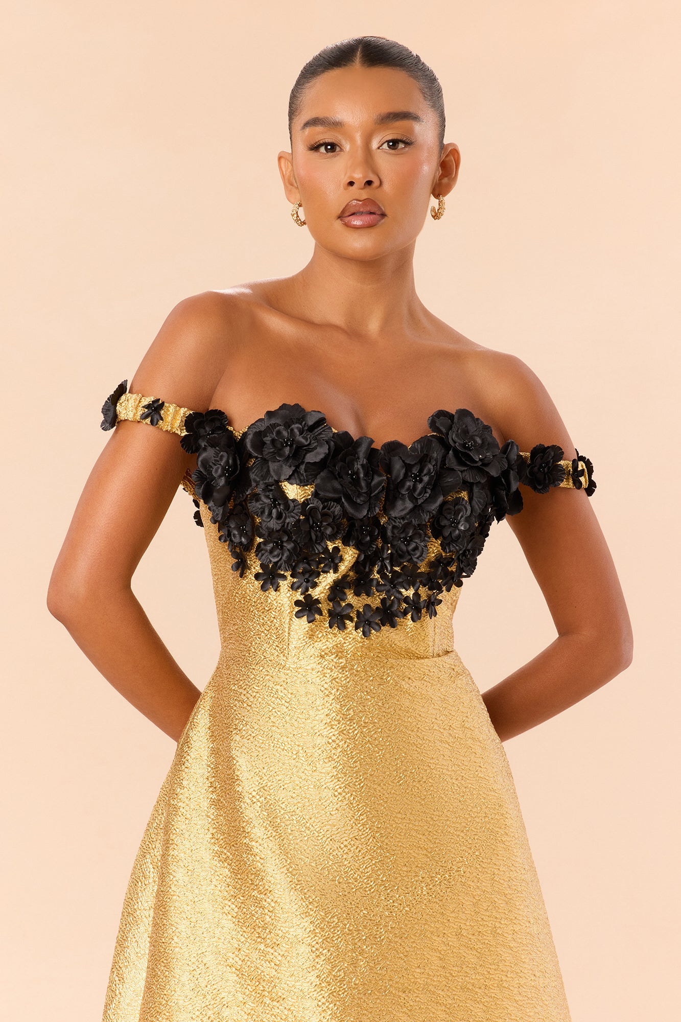 Luxe Feeling Metallic Gown - Gold/Black image 6
