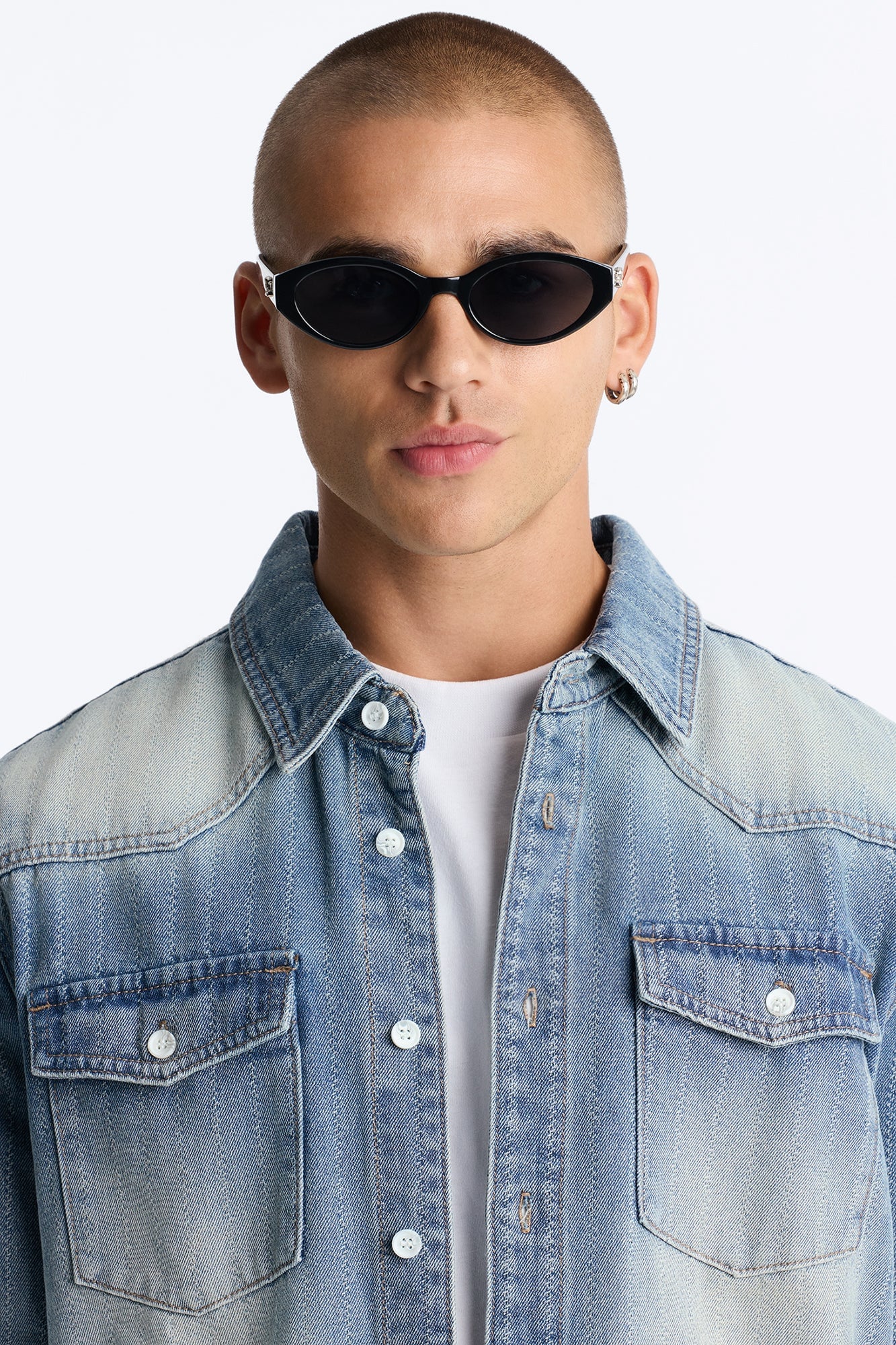 Sightseeing Angels Circular Frame Sunglasses - Black/Black image 2