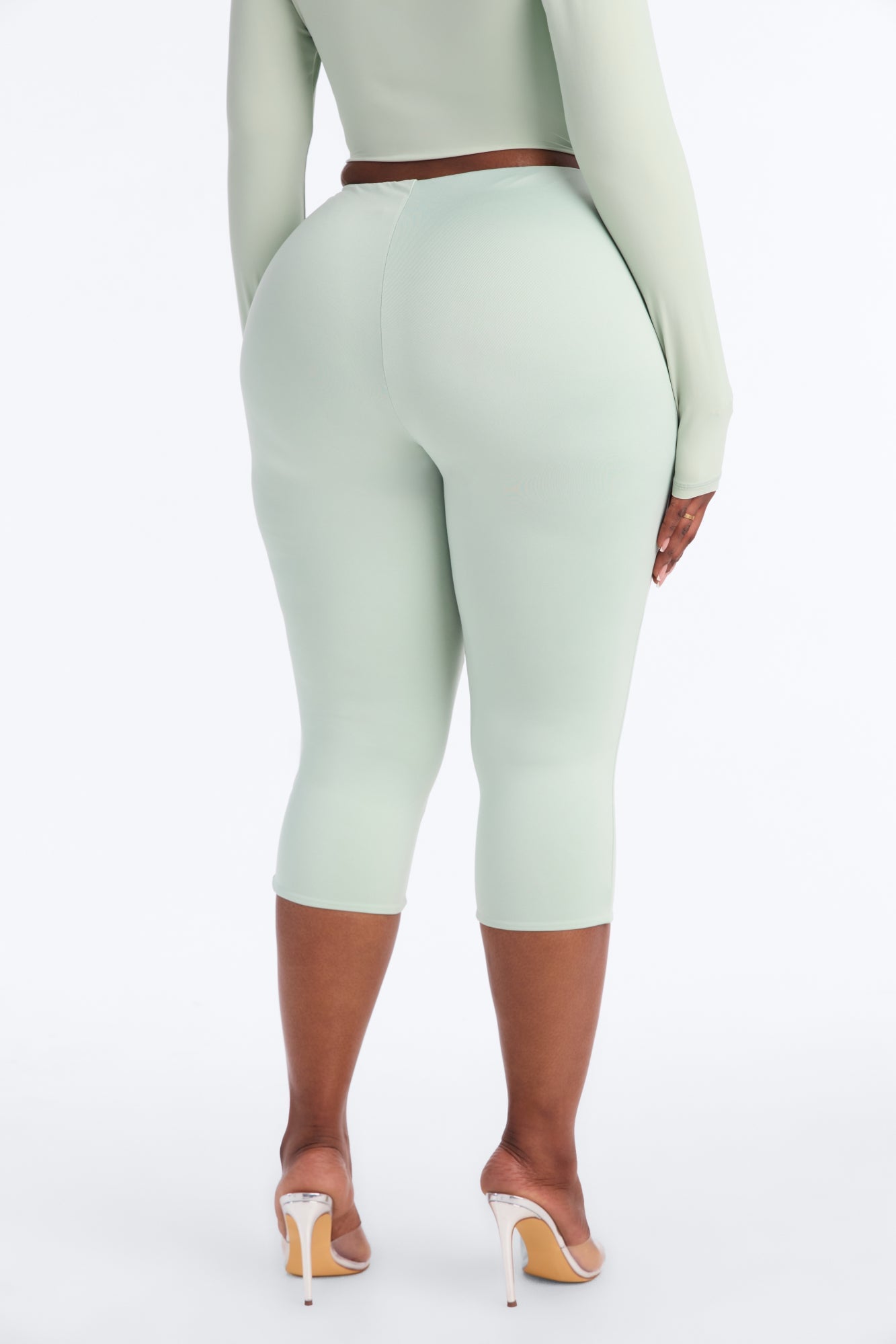 Contour Double Lined Capri Pant - Mint image 4