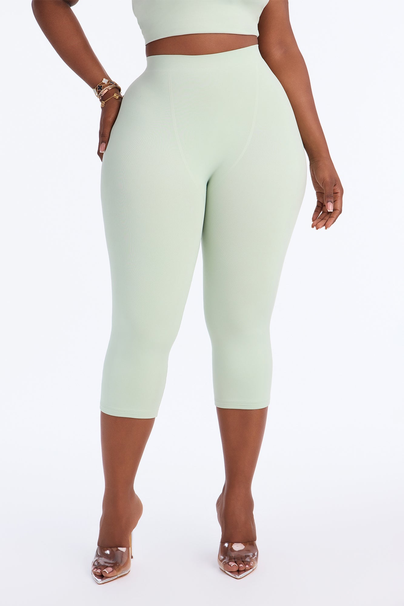 Seamless Smooth Double Lined Capri Pant - Mint image 2