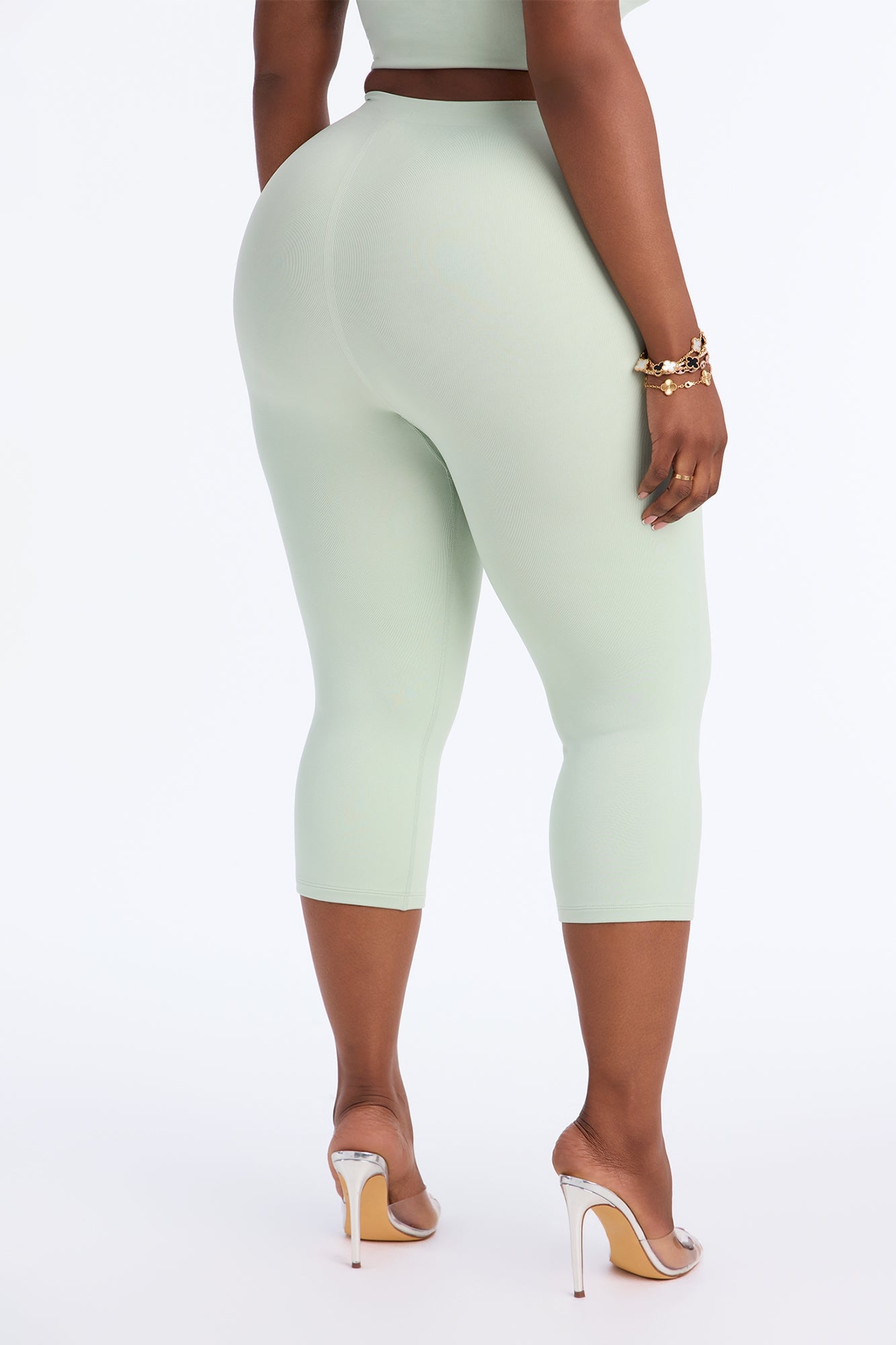 Seamless Smooth Double Lined Capri Pant - Mint image 3