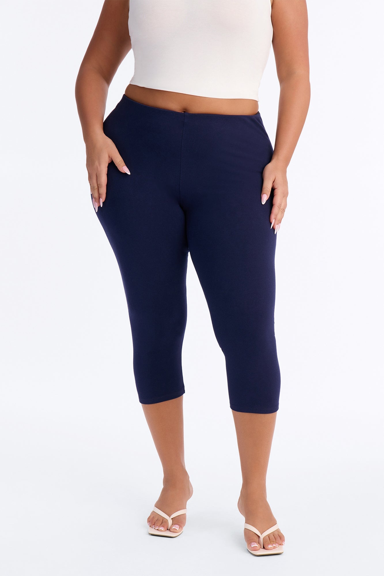 Quinn Low Rise Capri Legging - Navy image 4