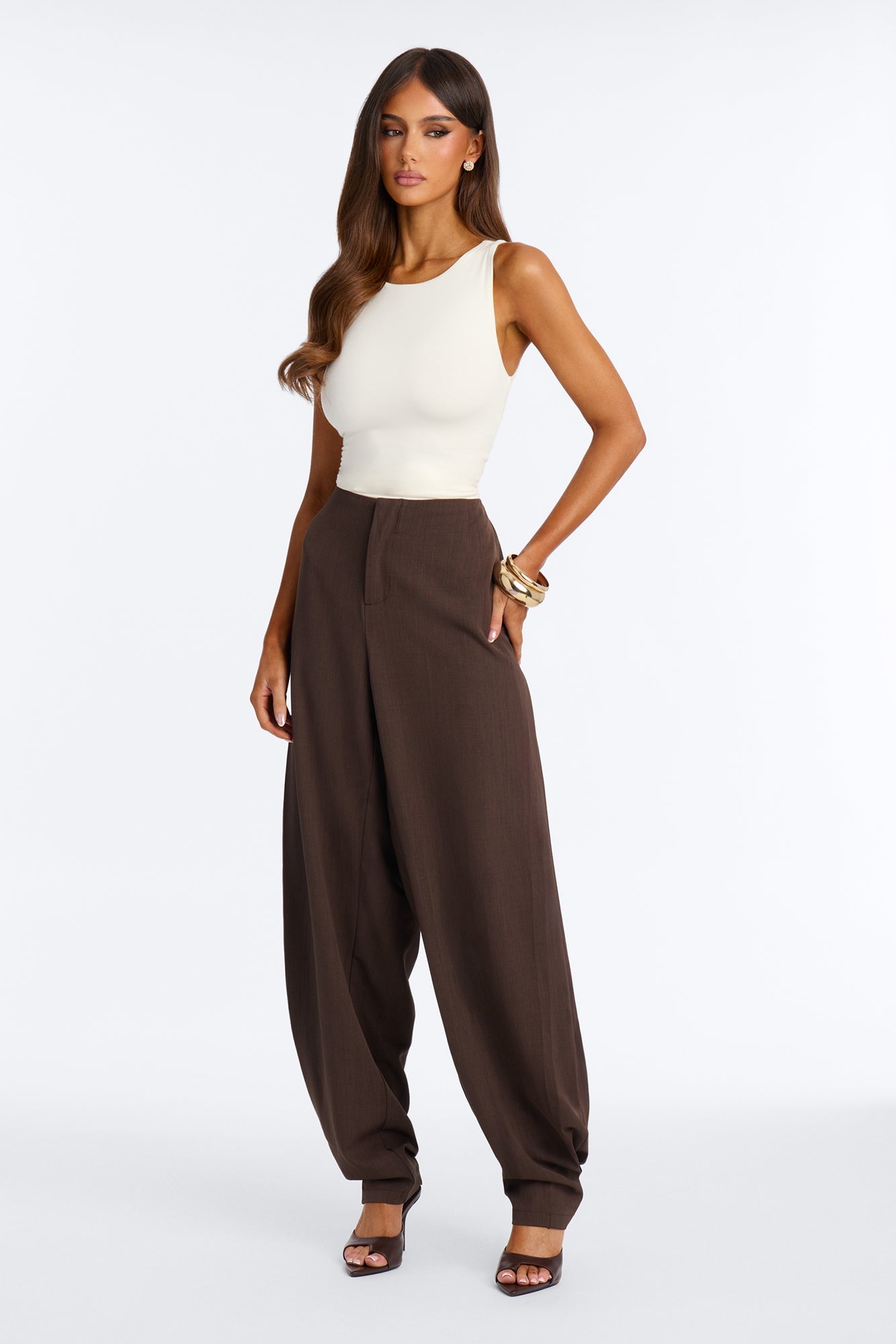 Isla Low Rise Clean Waistband Pleated Trouser - Chocolate image 4