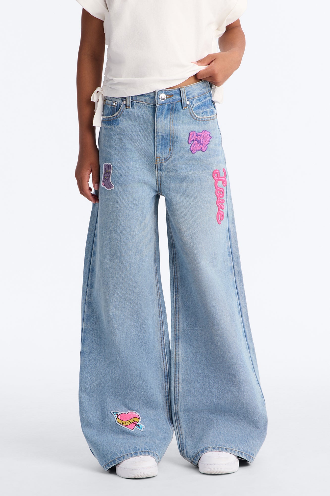 Mini Pretty Girl Privilege Baggy Graphic Jeans - Light Wash image 2
