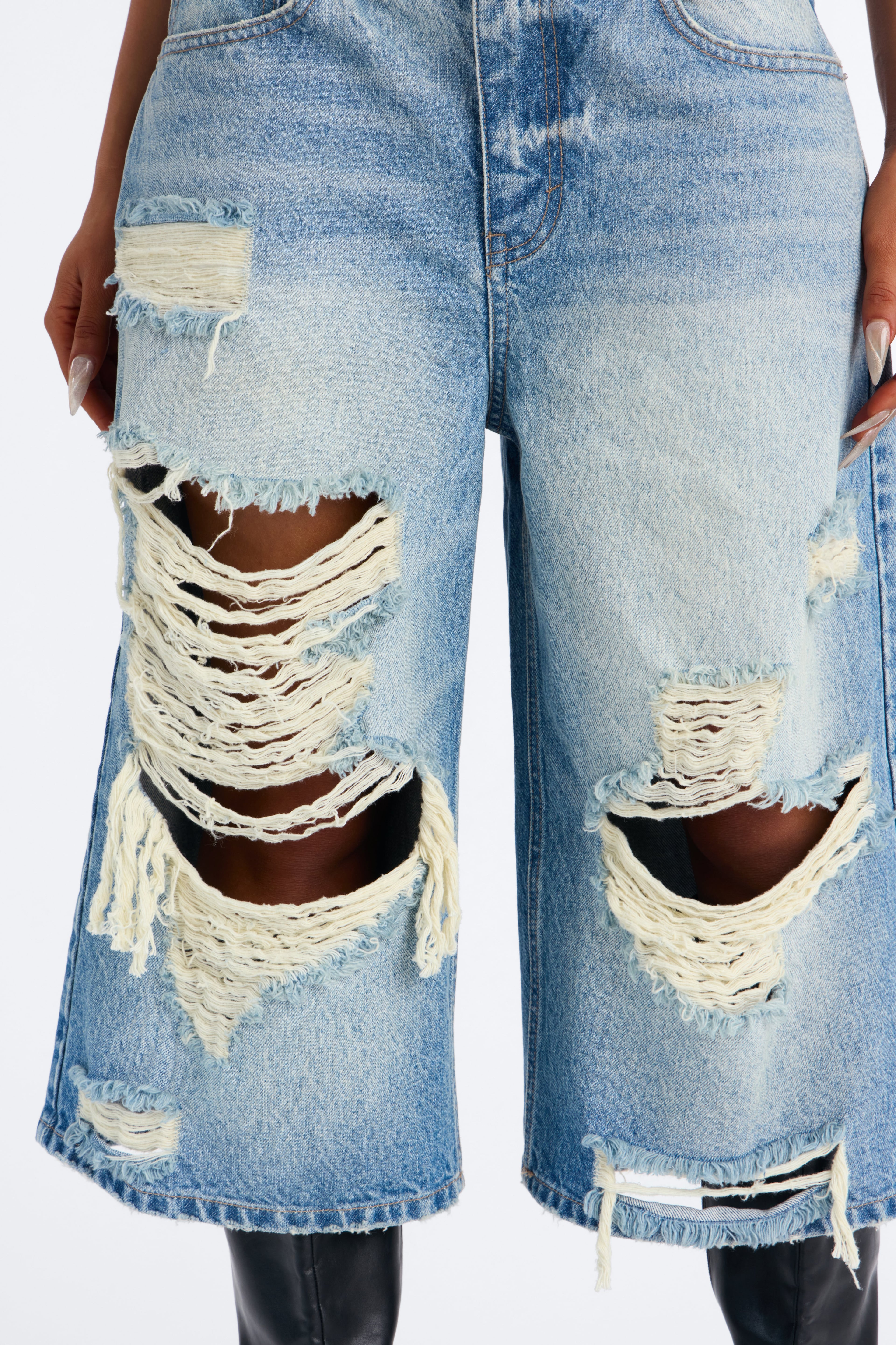 Mott St. Ripped Culotte Jeans - Vintage Wash image 4