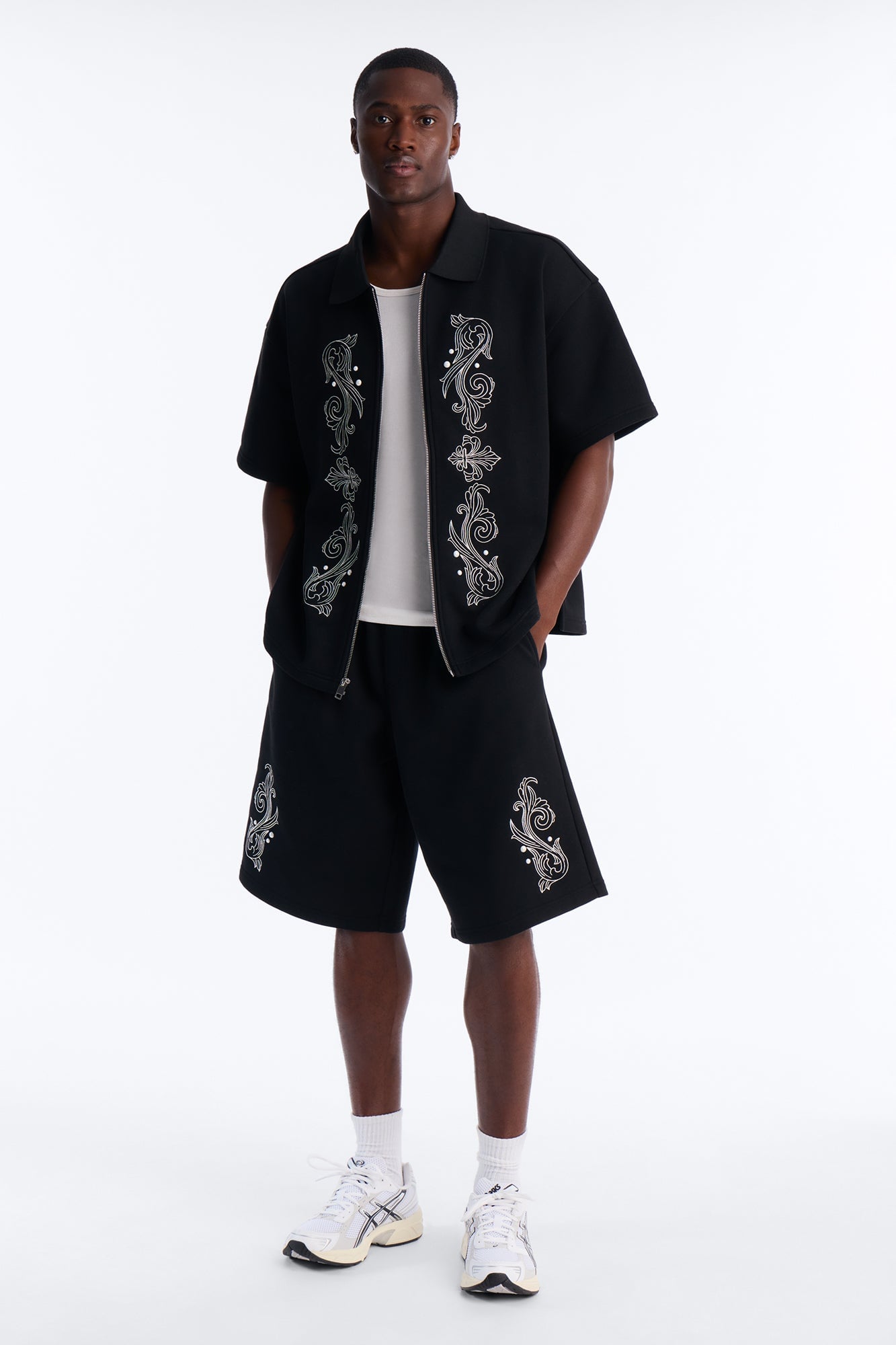 Royalty Pearl Embroidered Baggy Sweatshort - Black image 6