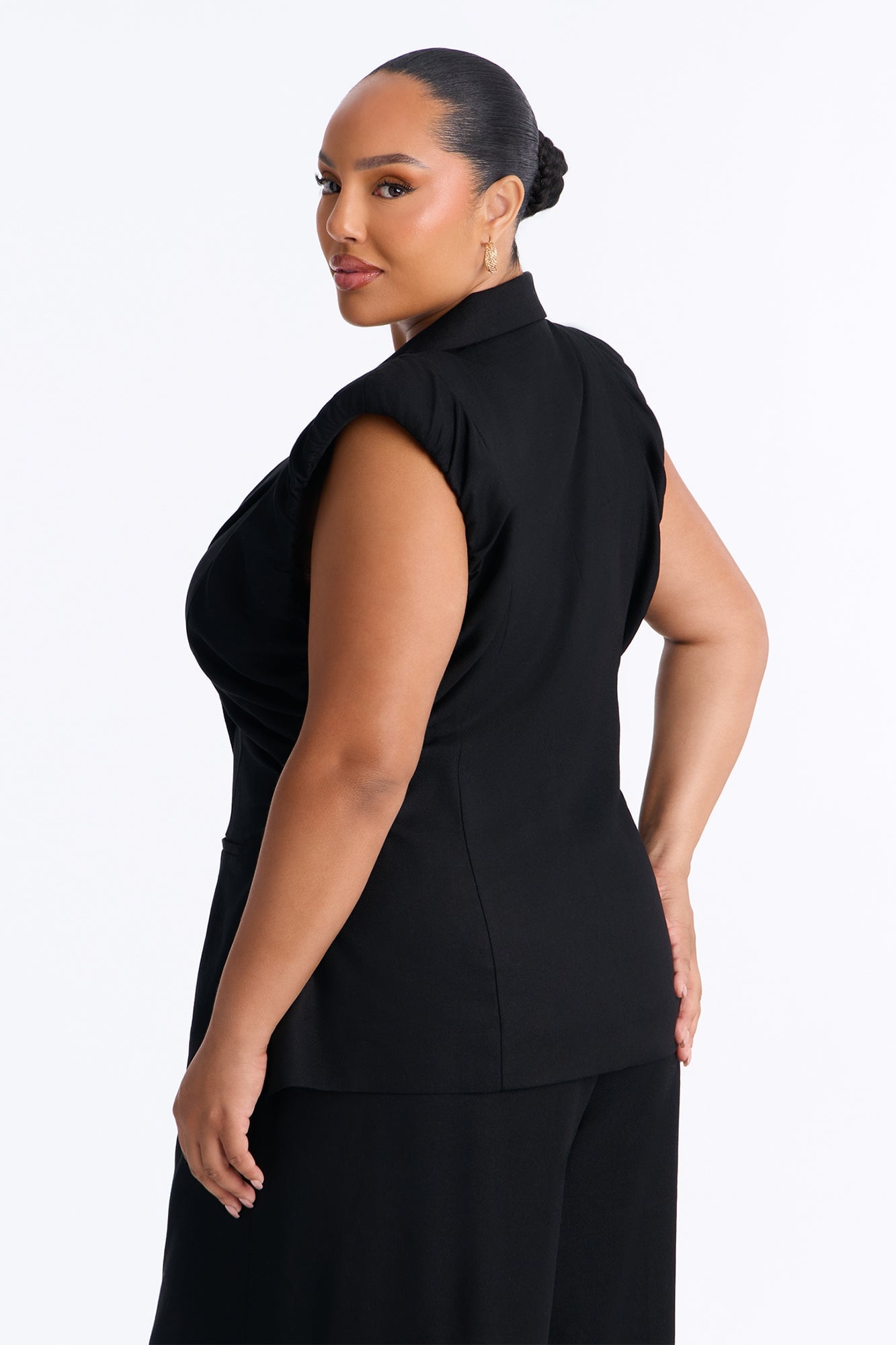 Nhulla Sleeveless Ruched Linen Blazer - Black image 3