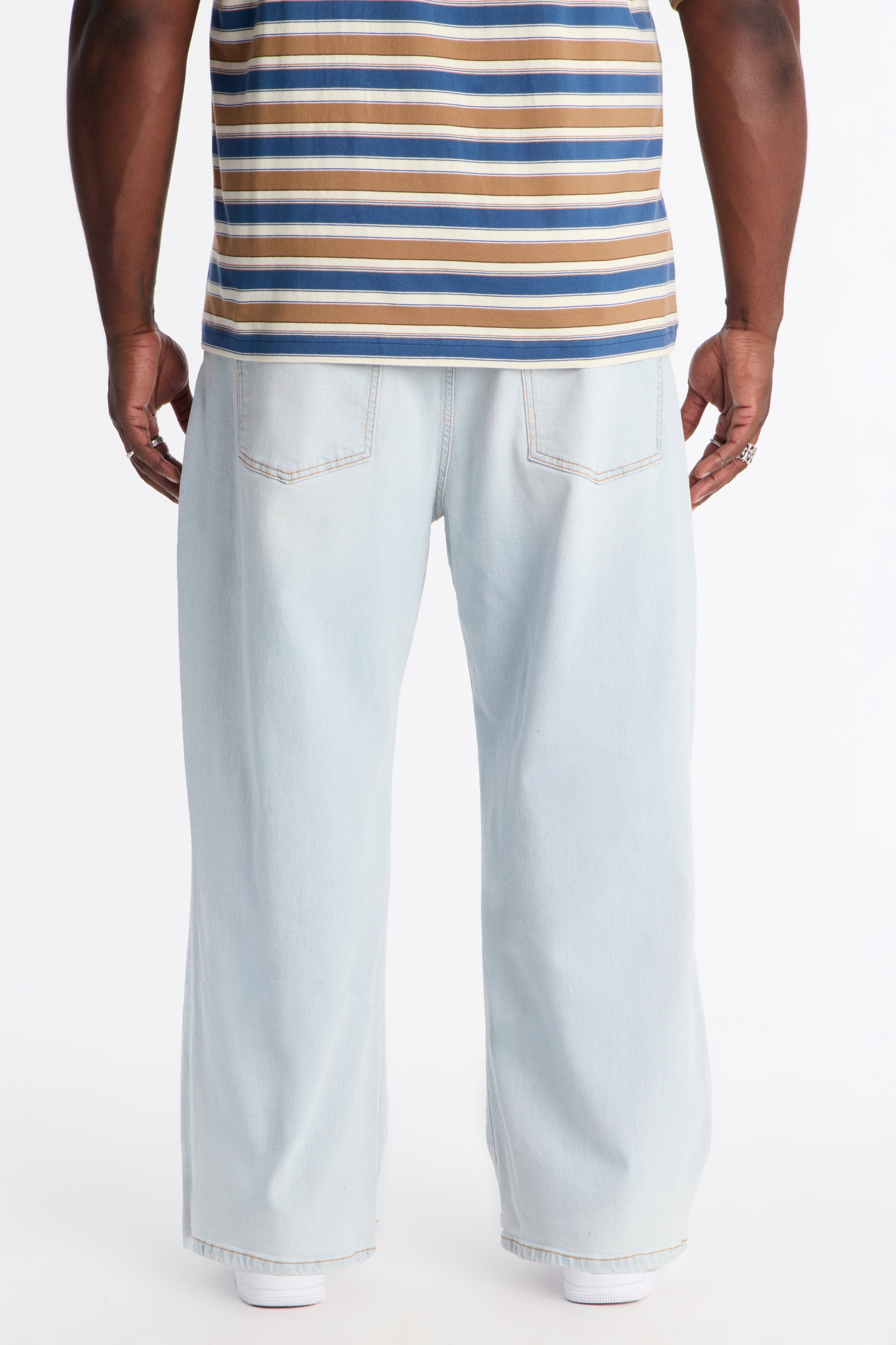 Baggy Cornell Jean - Light Wash image 3
