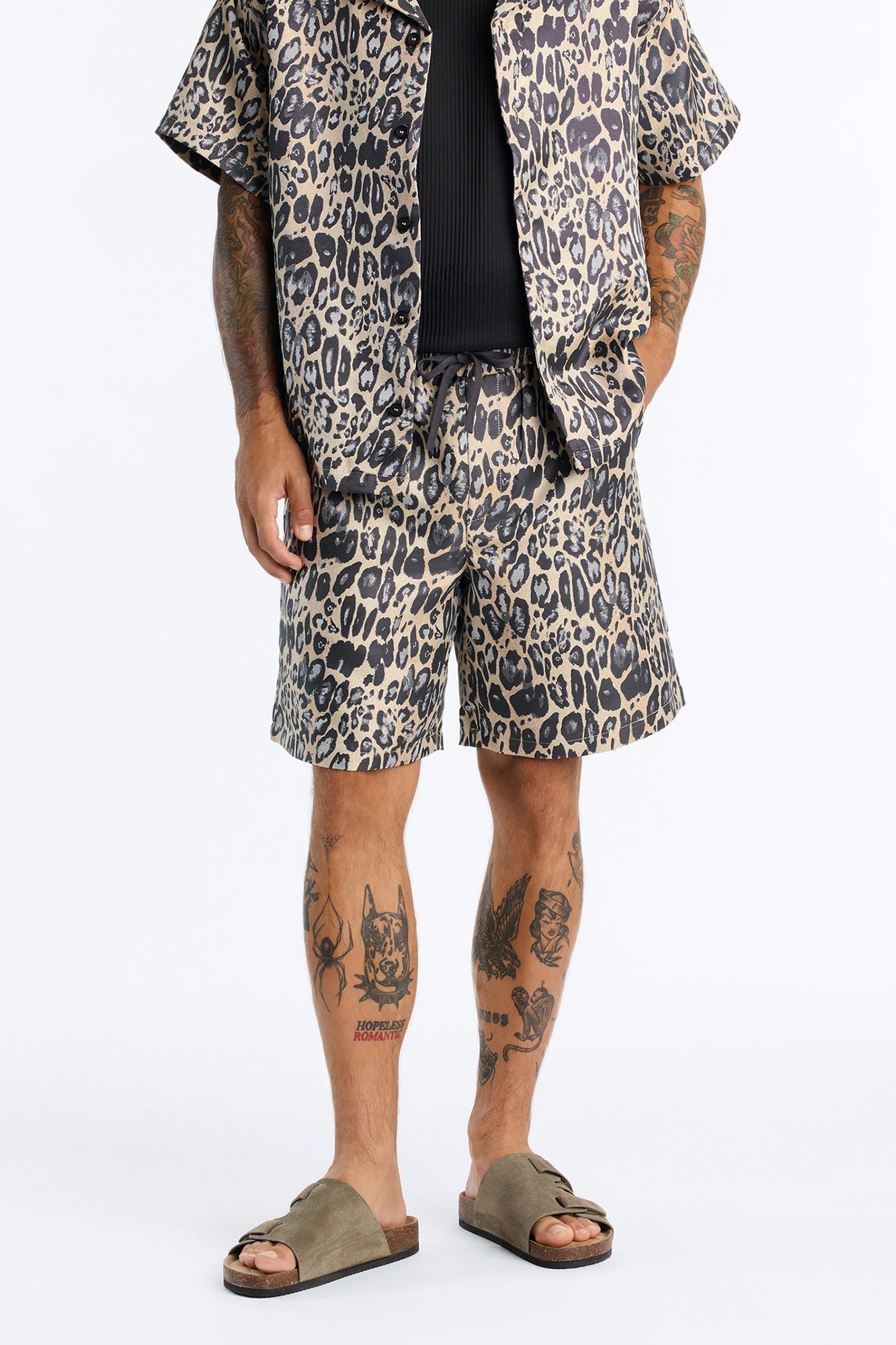 Onyx Leopard Relaxed Short - Khaki/combo image 5