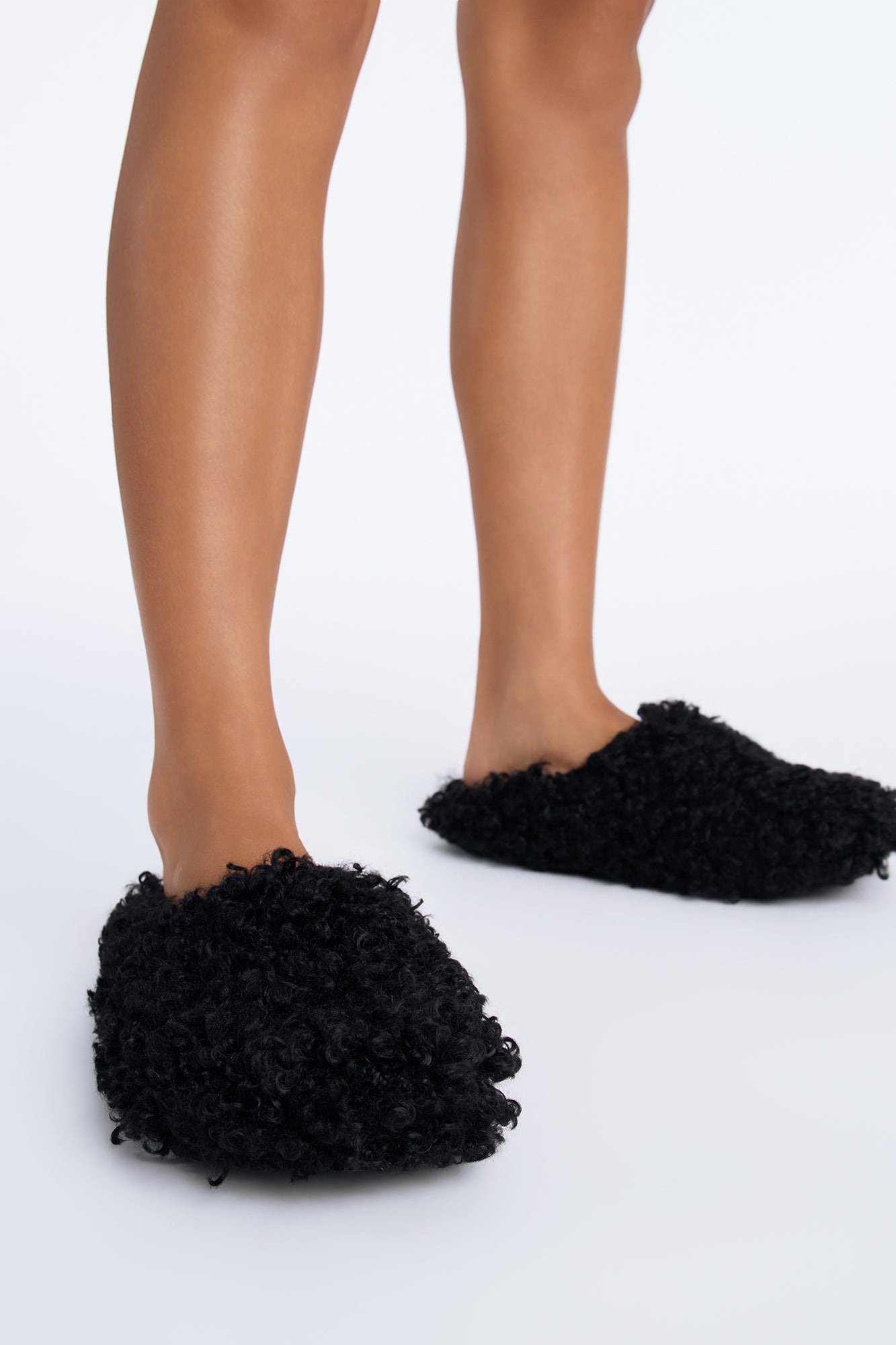 Kari Sherpa Flats - Black image 1