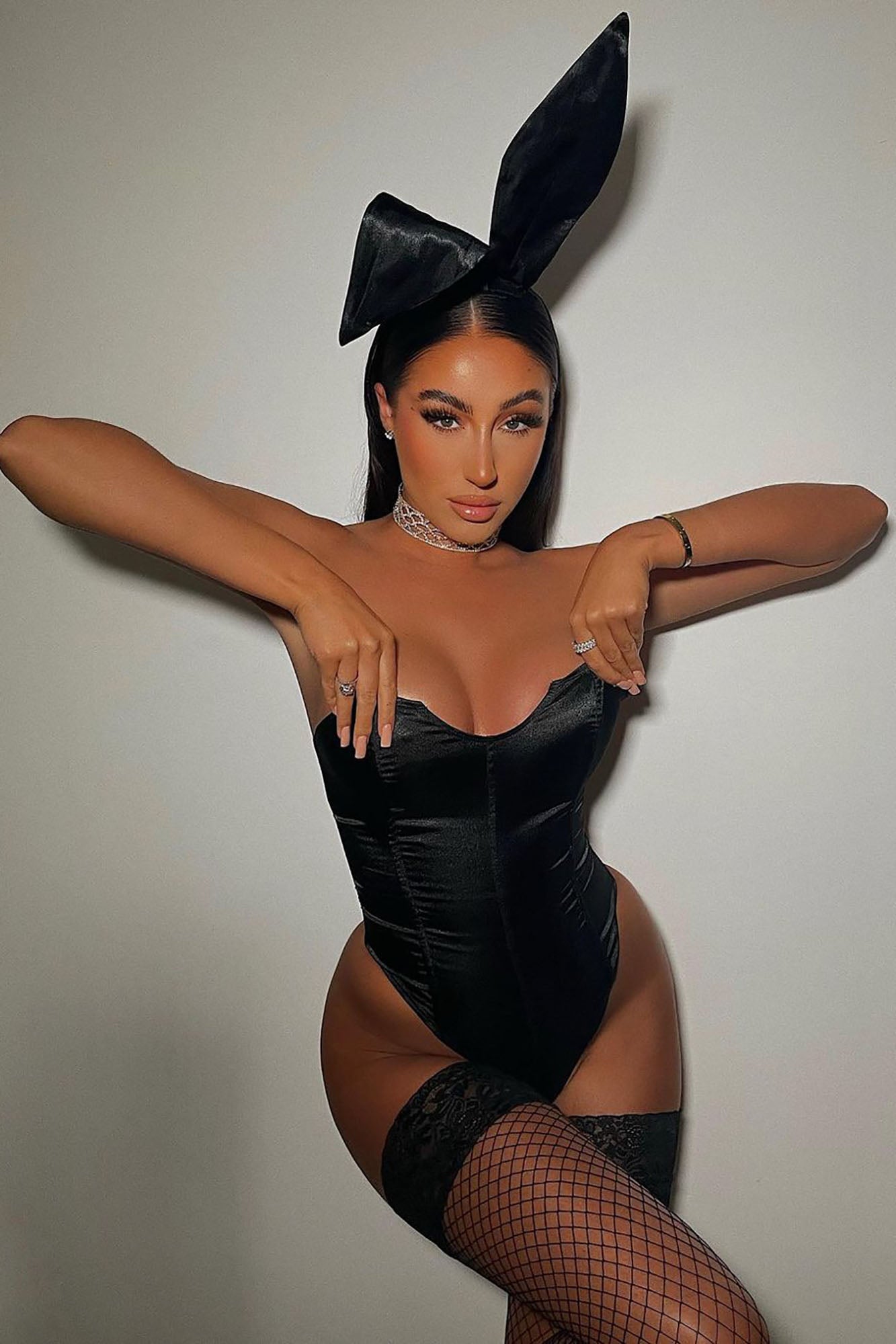 Hot Rabbit 2 Piece Costume Set - Black image 7