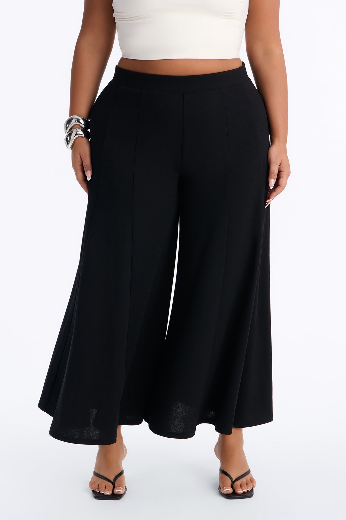 Clara Mid Rise Pull On Culotte Trouser - Black image 2