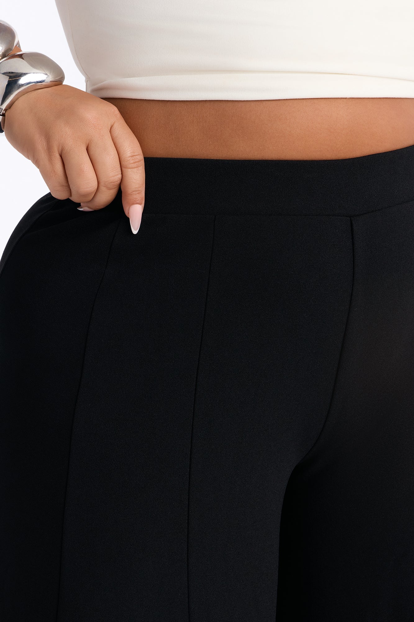Clara Mid Rise Pull On Culotte Trouser - Black image 4