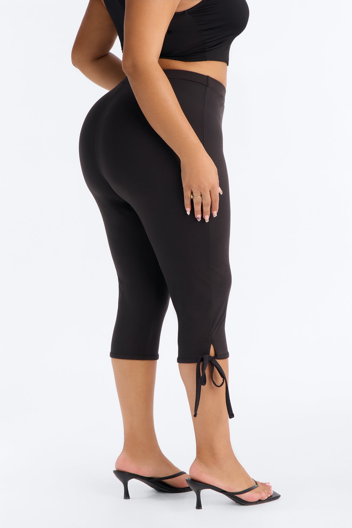 Scout Low Rise Side Tie Capri Leggings - Black image 3