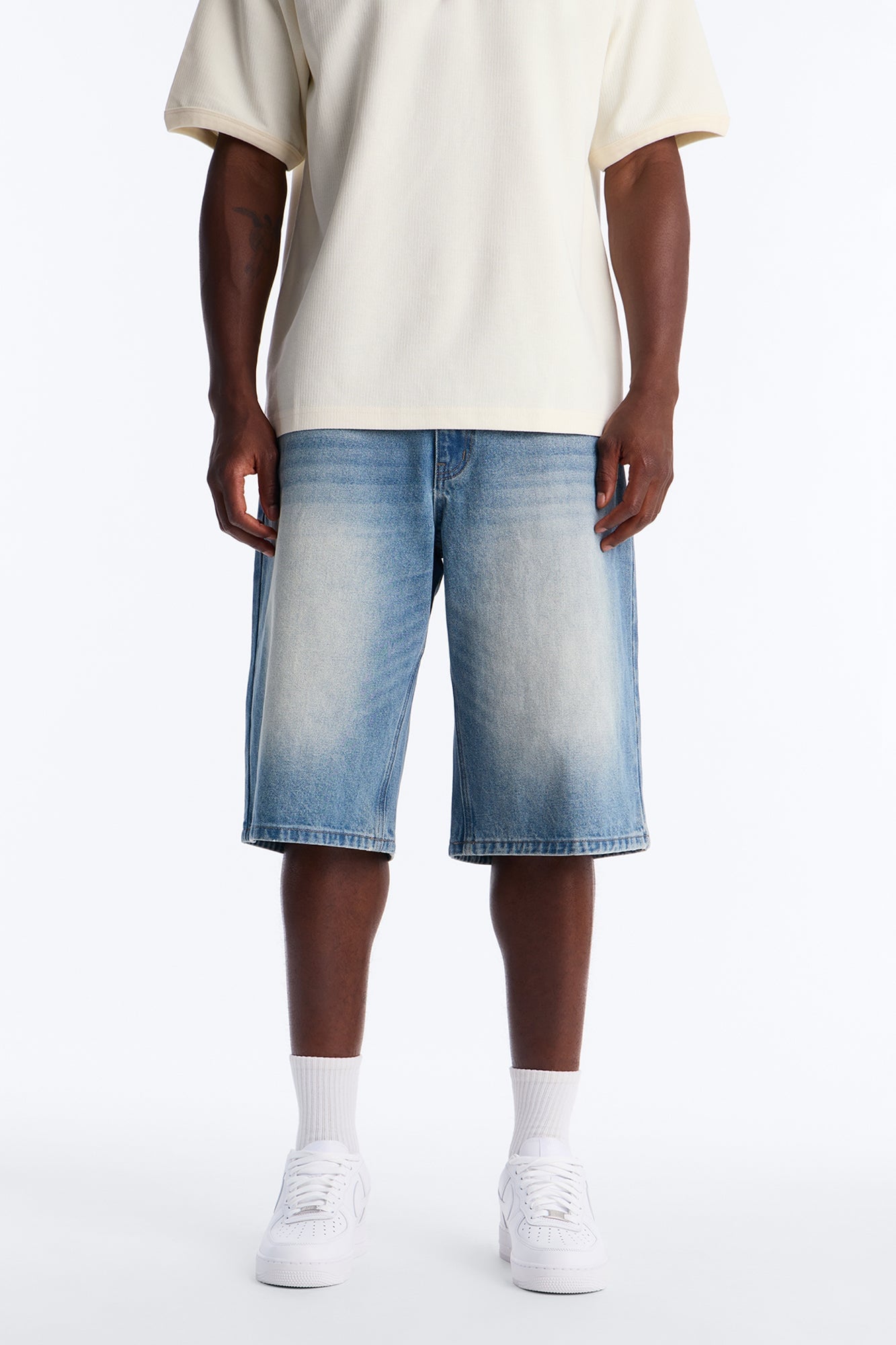 Baggy On the Go Denim Short - Light Blue Wash image 5