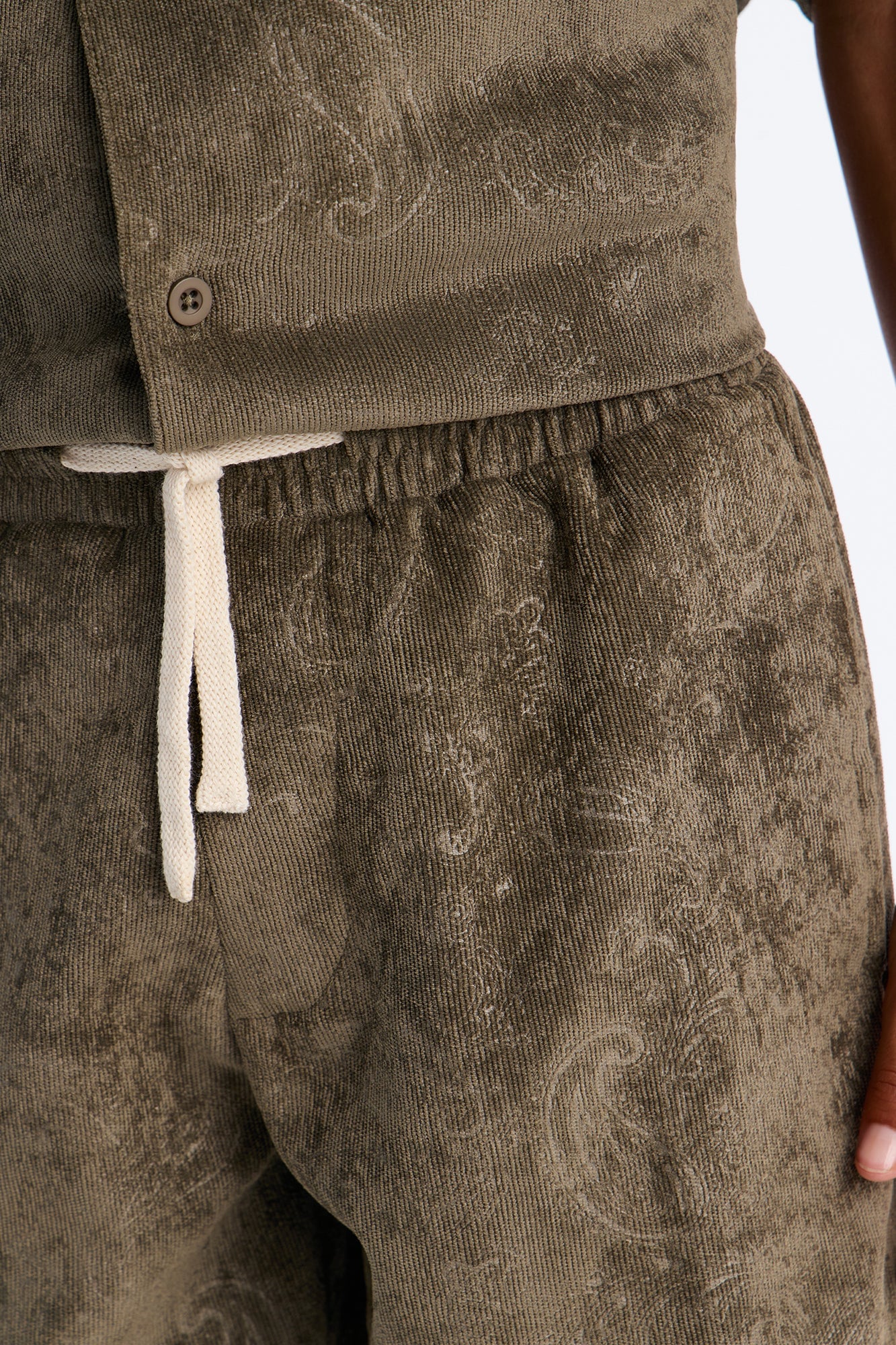 Mini Relaxed Field Of Paisley Short - Olive image 3