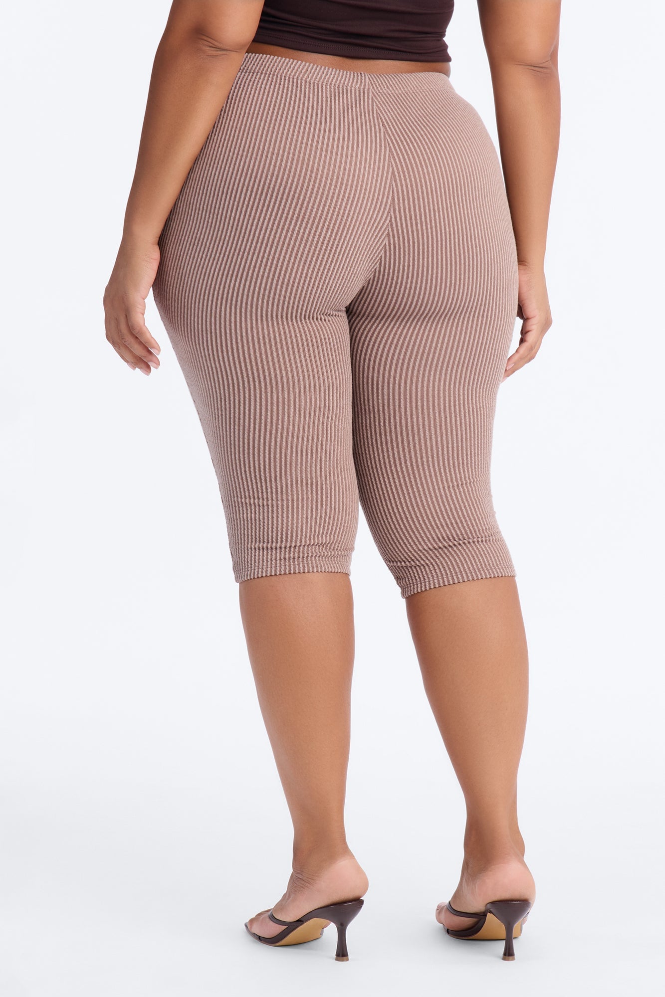 Roxie Low Rise Ribbed Capri Legging - Caffe image 4