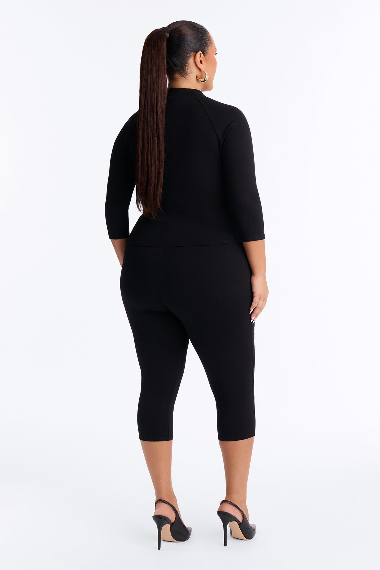 Payton Keyhole 3/4 Sleeve Capri Set - Black image 4